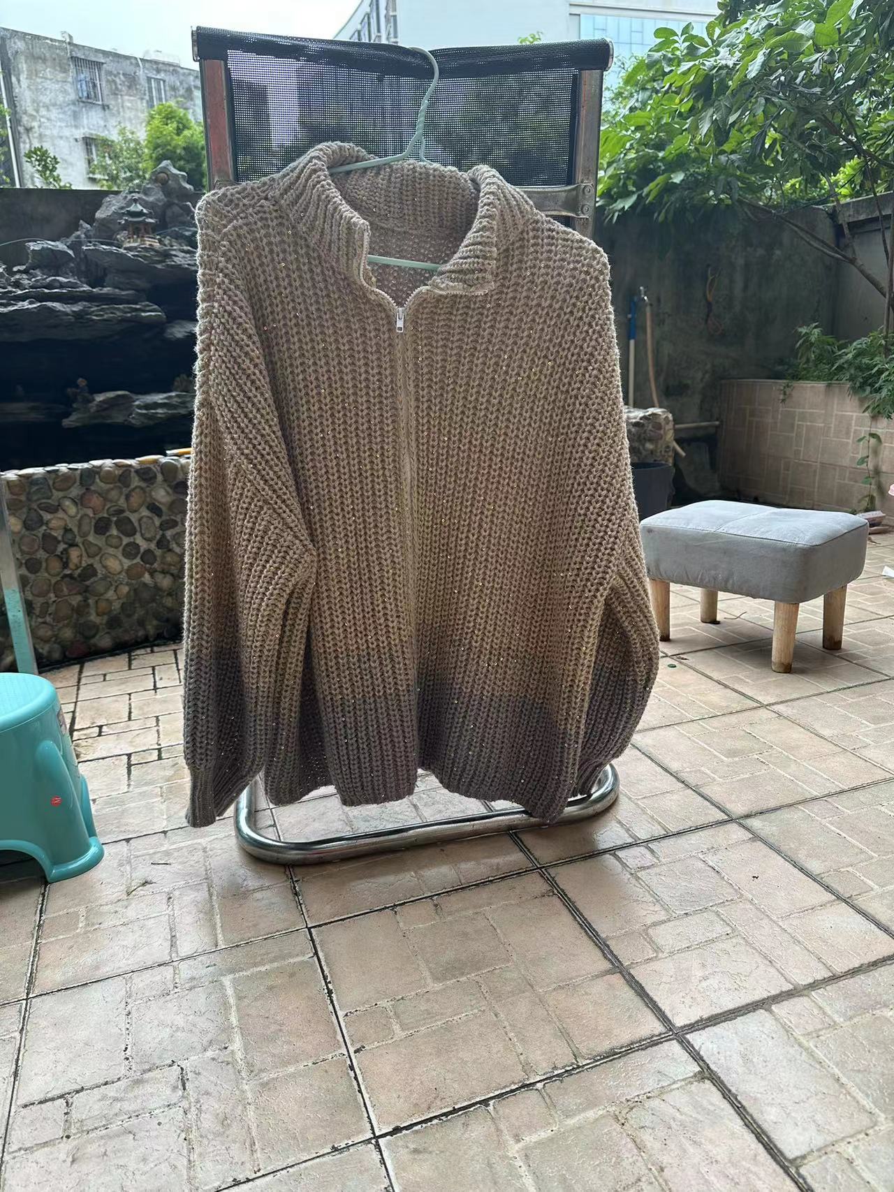 Women sequined V-neck sweater 11