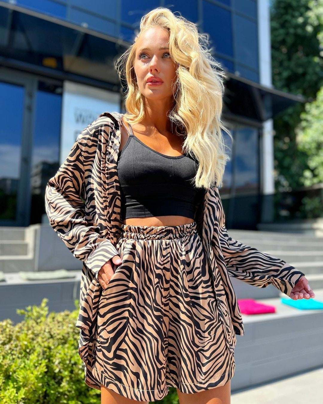 Women Summer Pattern Printed Shirt and Shorts Two-piece Set 4