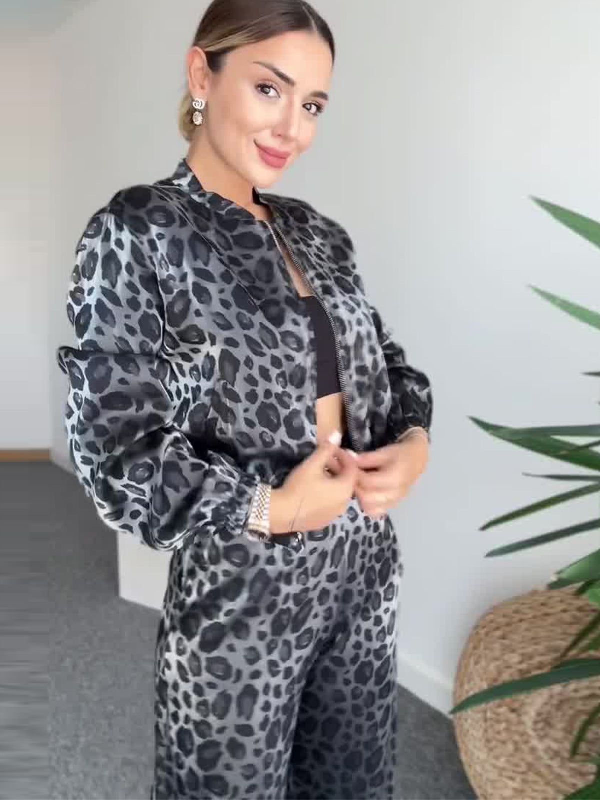 Summer Chic Printed Long-Sleeved Top Wide-Leg Pants Fashionable Two-Piece Set 3