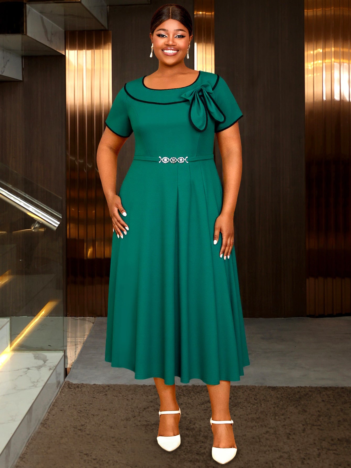 Plus-Size Women Turndown Collar Bow Contrast Short-Sleeved Belted Dress 4