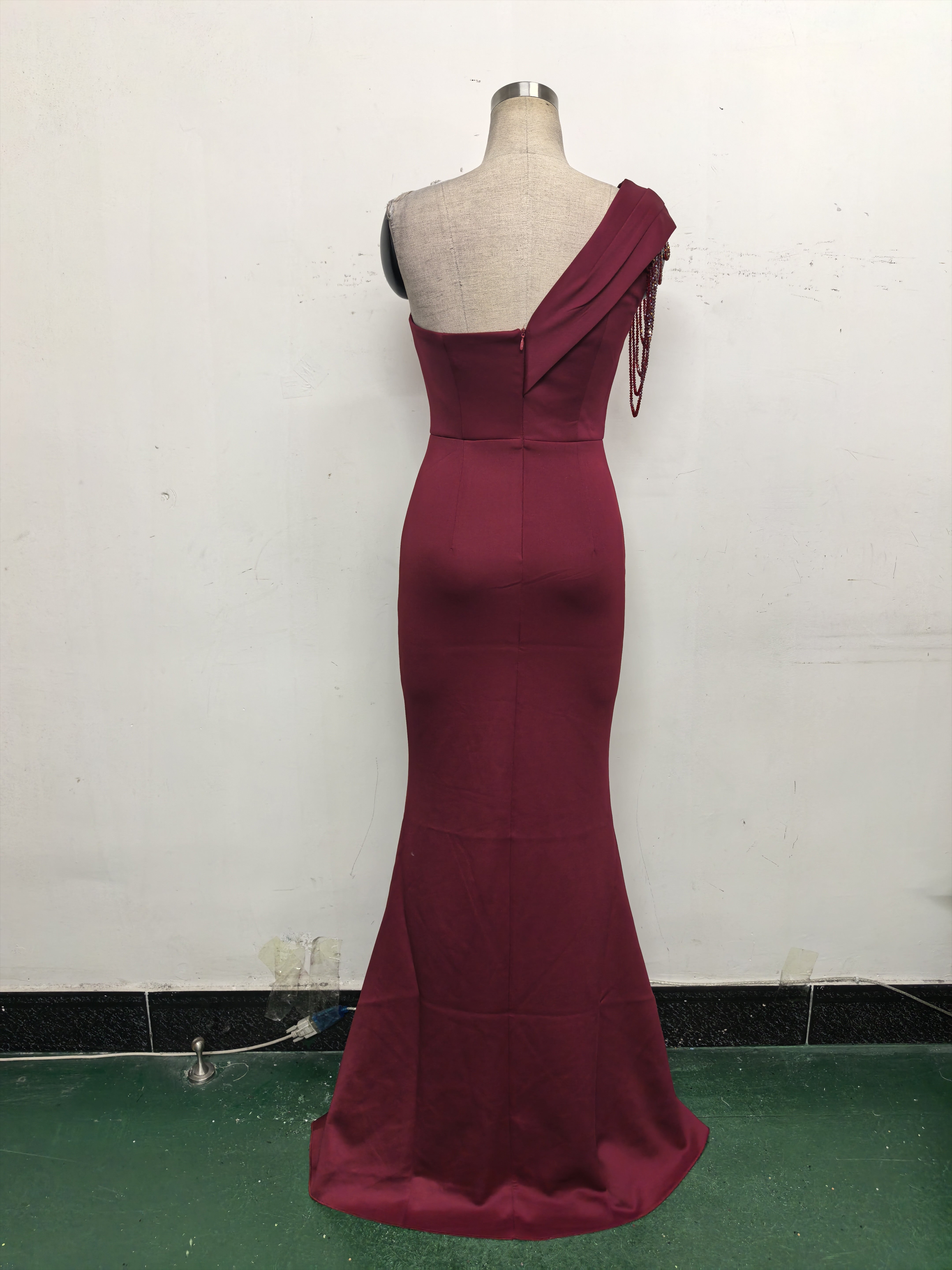 Women sexy and elegant evening beaded one-shoulder slit evening dress 39