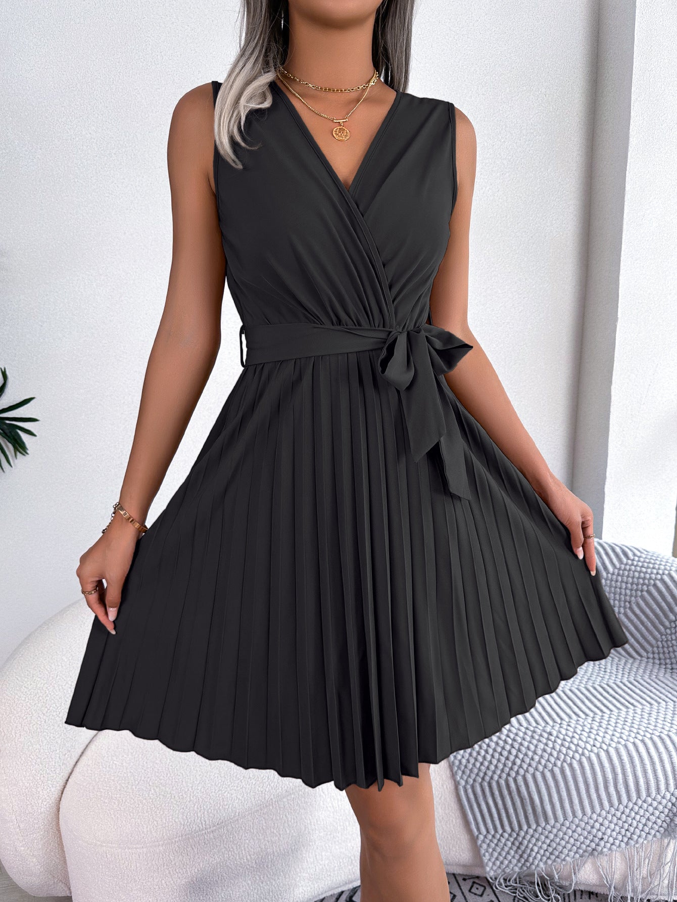 Spring/Summer Chic Crossover V-Neck Sleeveless Slim Waist Pleated Dress 5