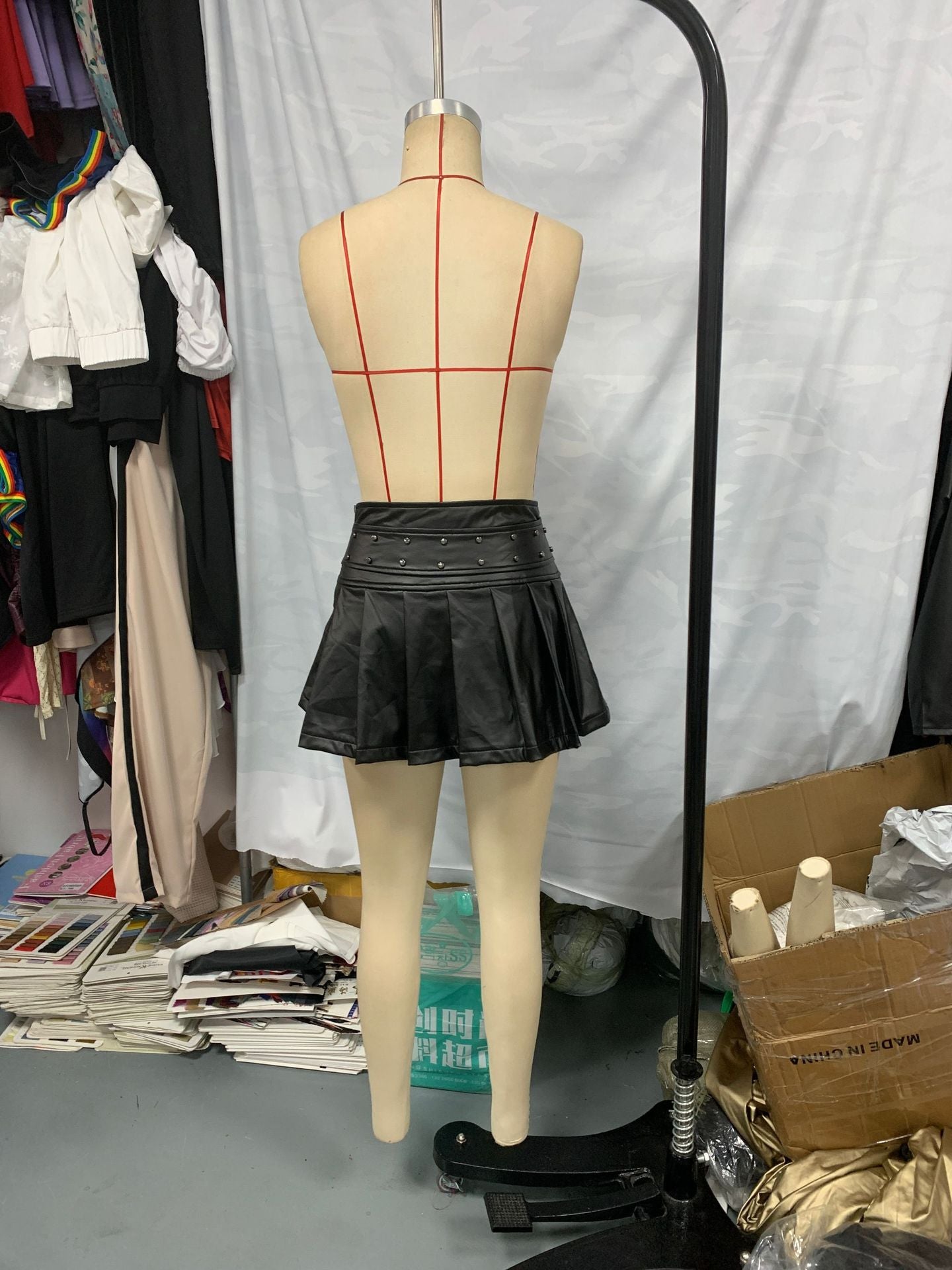 Women Solid Metal Pu-Leather Pleated Skirt 8