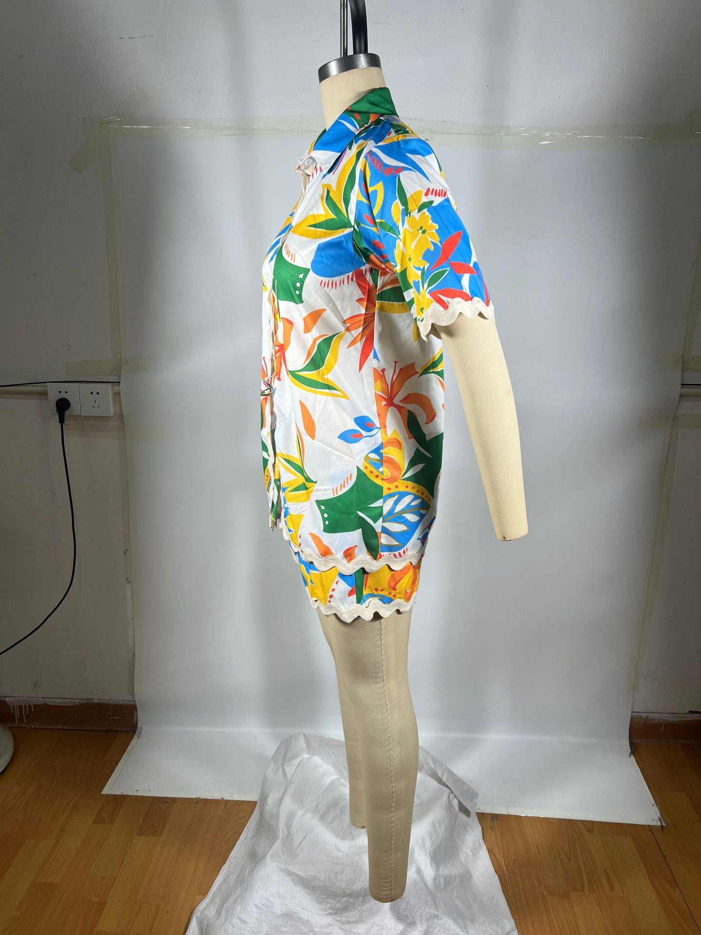 Women's Print Lace Patchwork Short Sleeve Shirt Shorts Two-Piece Set 10