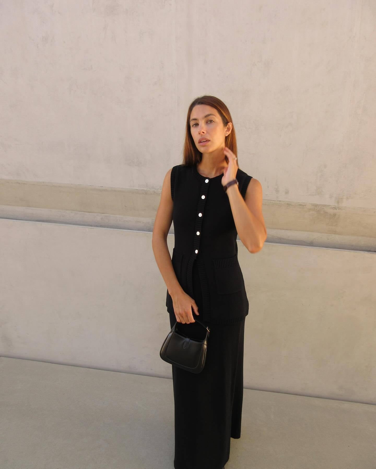 Women Sleeveless Pocket Knitting Vest and Slit Skirt Two Piece Set 4