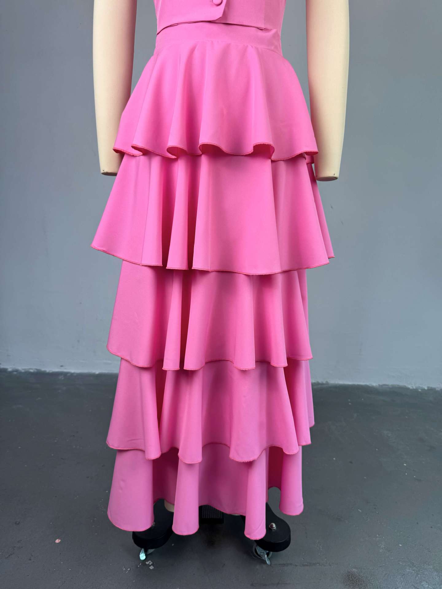 Women summer Halter Neck vest and cake skirt two-piece set 5