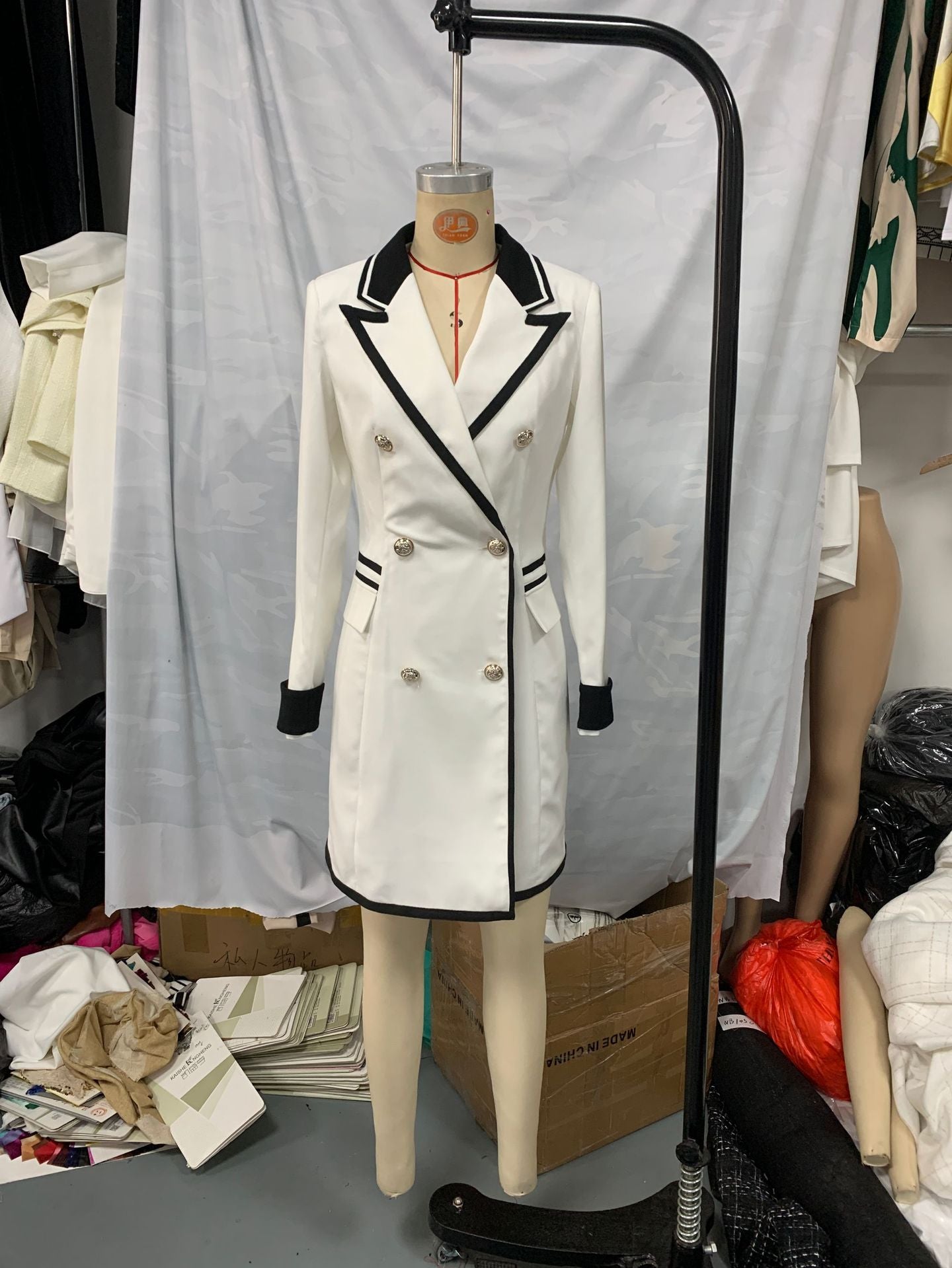 Women Fall Black and White Contrast Color Dress 4