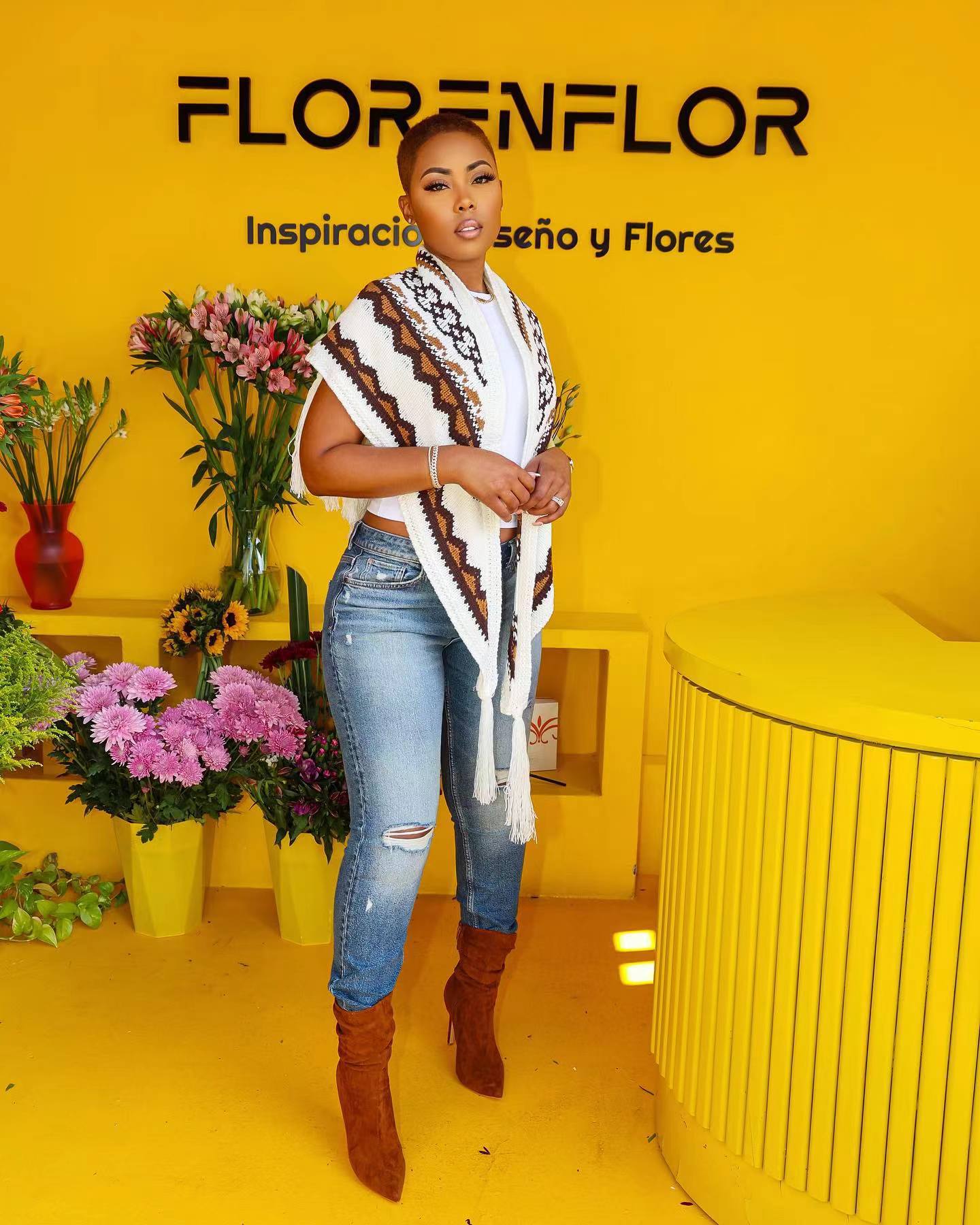 Women knitting Crochet tassel cape cardigan cape 3