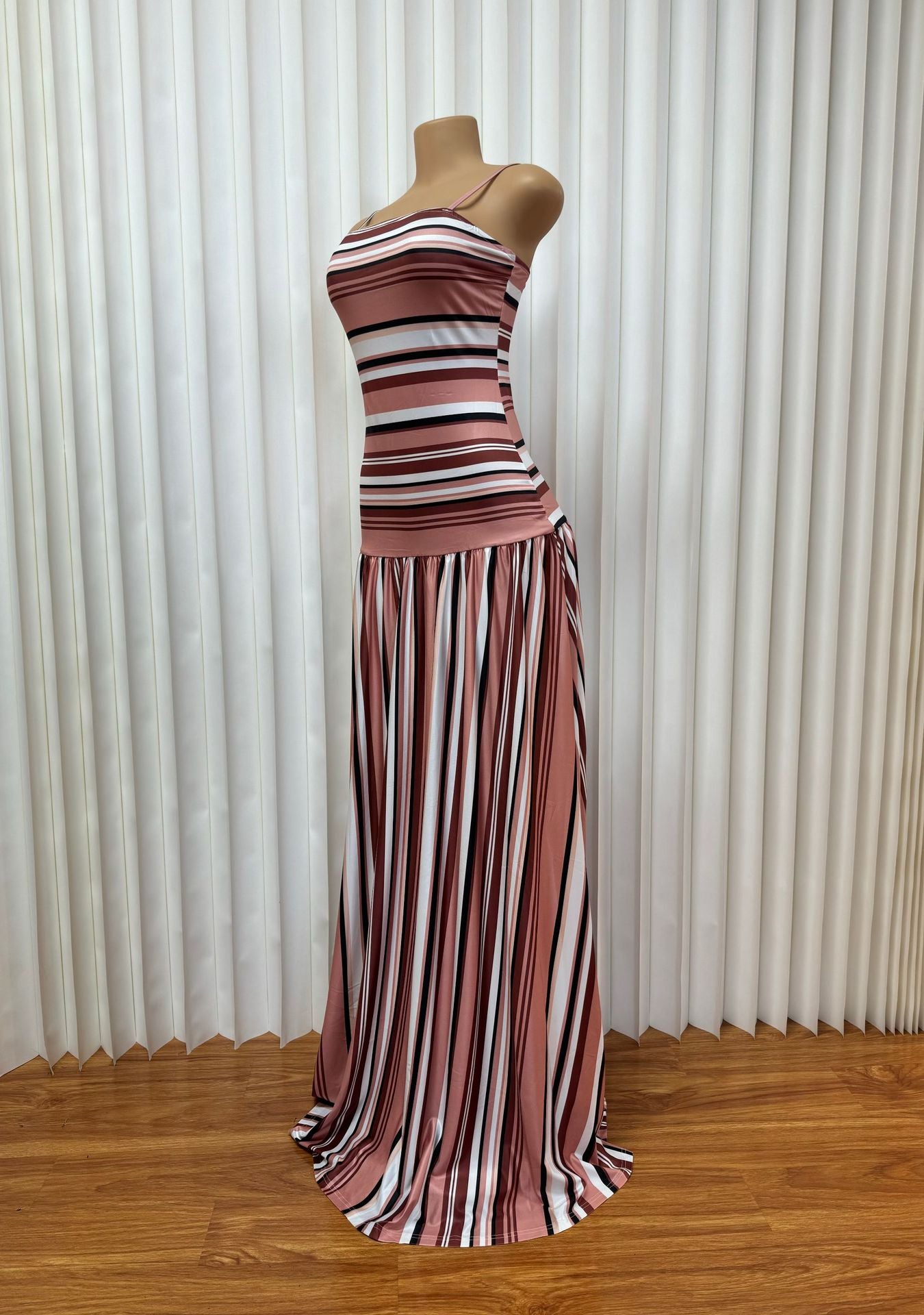 Chic Casual Sexy Low-Back Strap Maxi Dress for Women 8