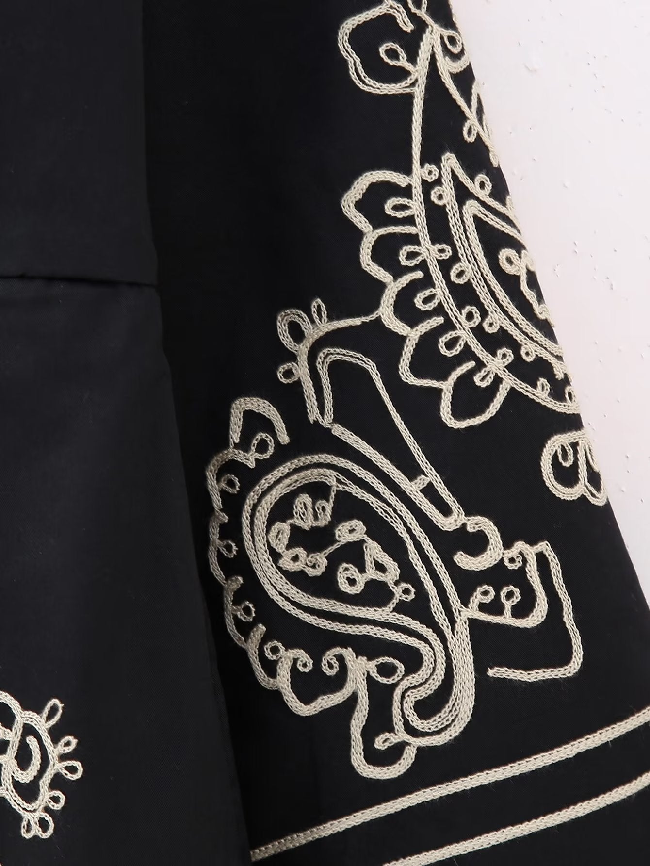 Autumn Women's Black Long Sleeve Embroidered Loose Dress 14