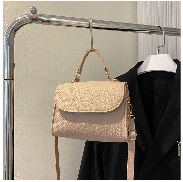 Underarm bag Korean spring popular felt bag crocodile pattern indentation Messenger bag Small square bag Shoulder bag 8