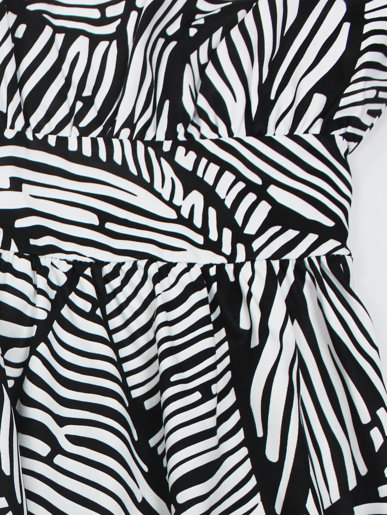 Fashionable V-Neck Black & White Contrast Dress Spring/Summer Women's Wear 12