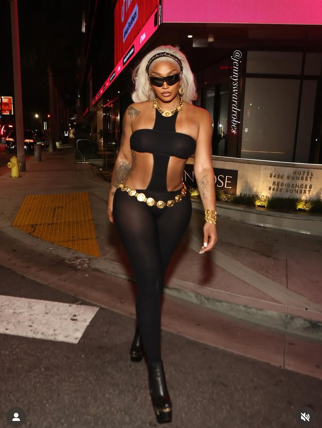 Women's Style Fashion Sexy Cut-Out Halter Neck Sleeveless Jumpsuit