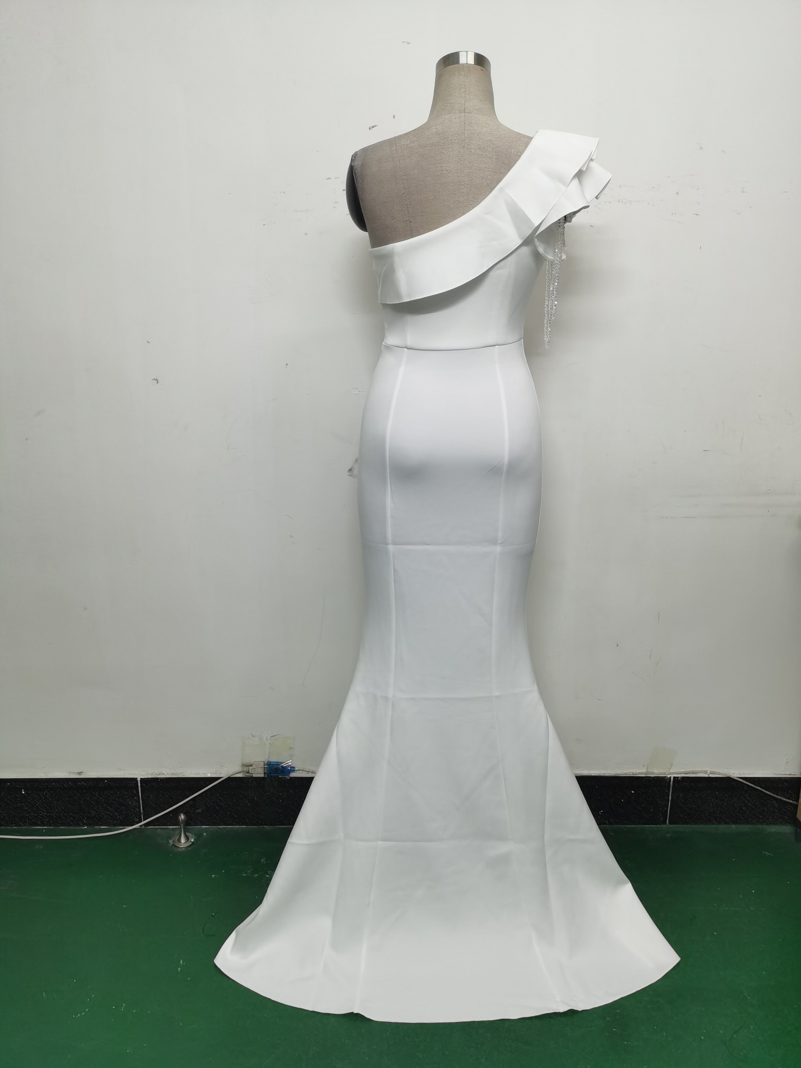 Women Beaded One-shoulder Slash Shoulder Evening Dress 33