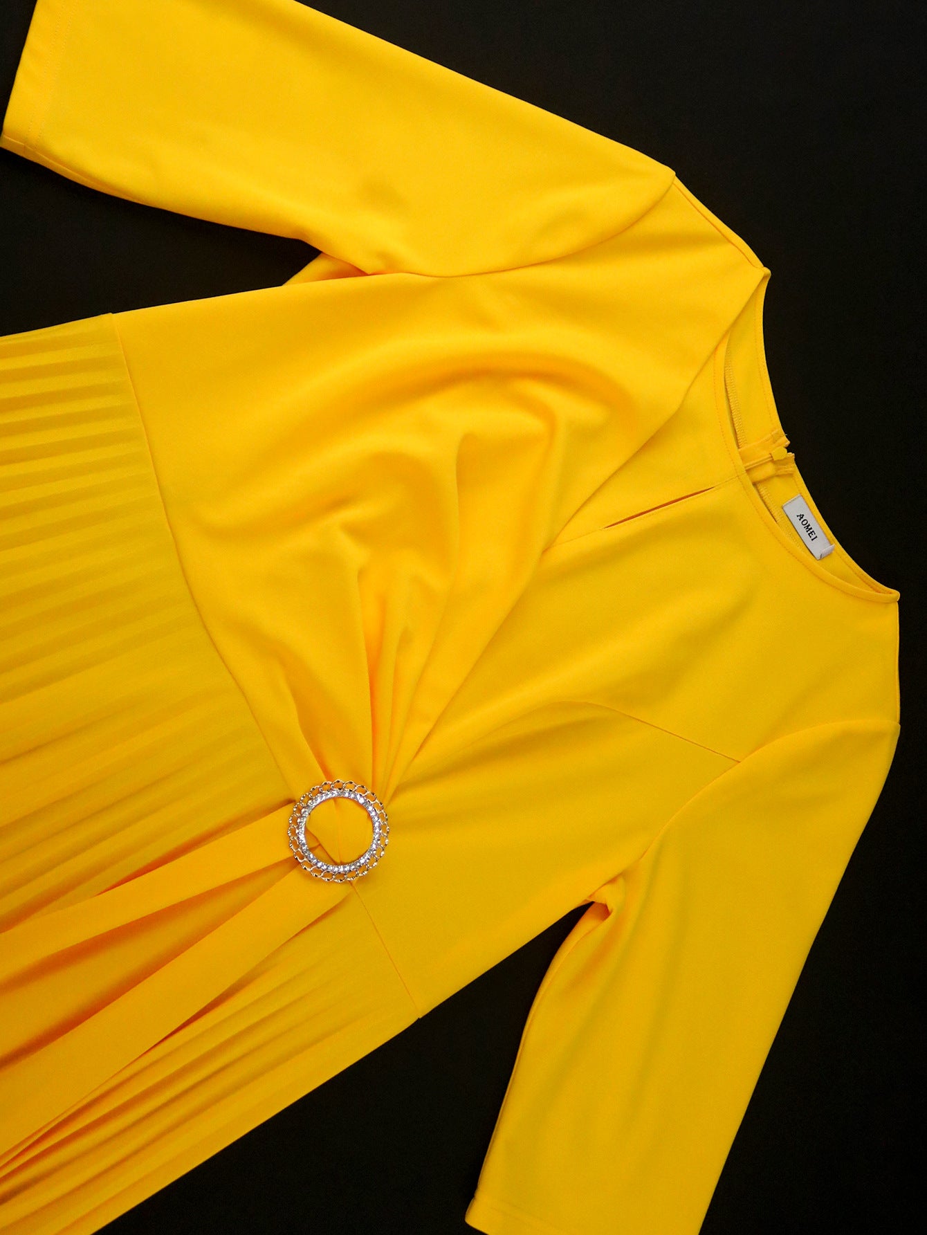 Women Round Neck Elegant Pleated Belt Dress 11