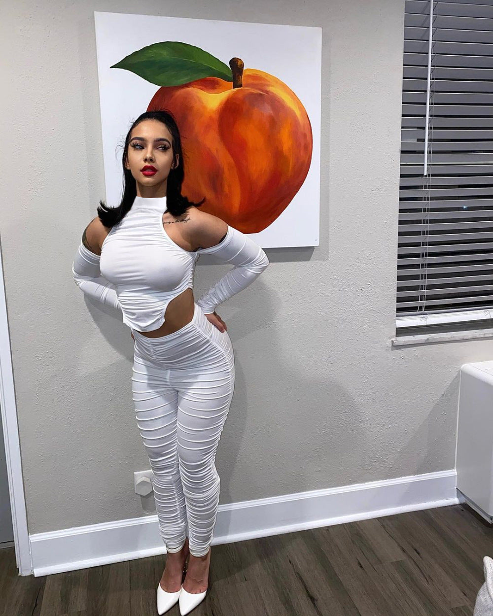 Women off-shoulder stand collar irregular pleated top and pants two-piece set 3