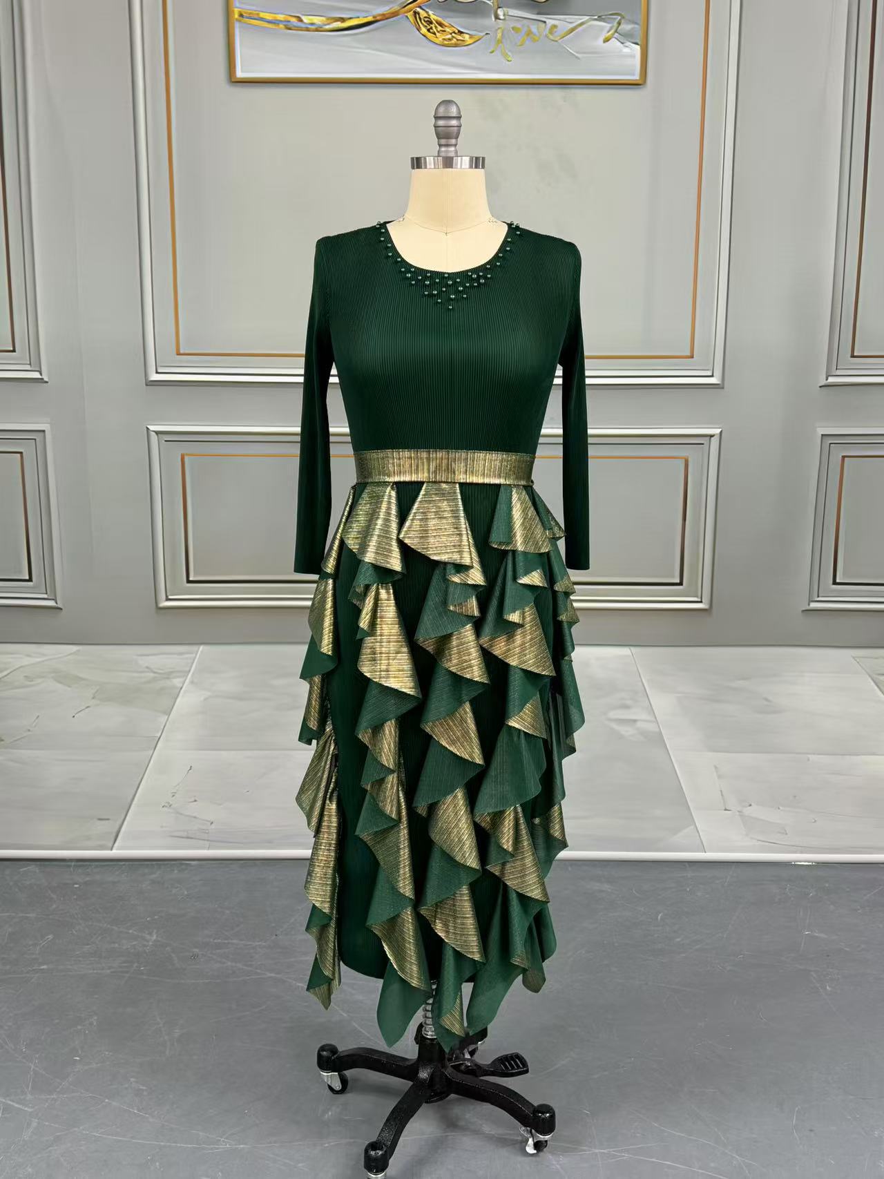 Plus Size African Women pleated dress Round Neck Shiny Stretch dress 5