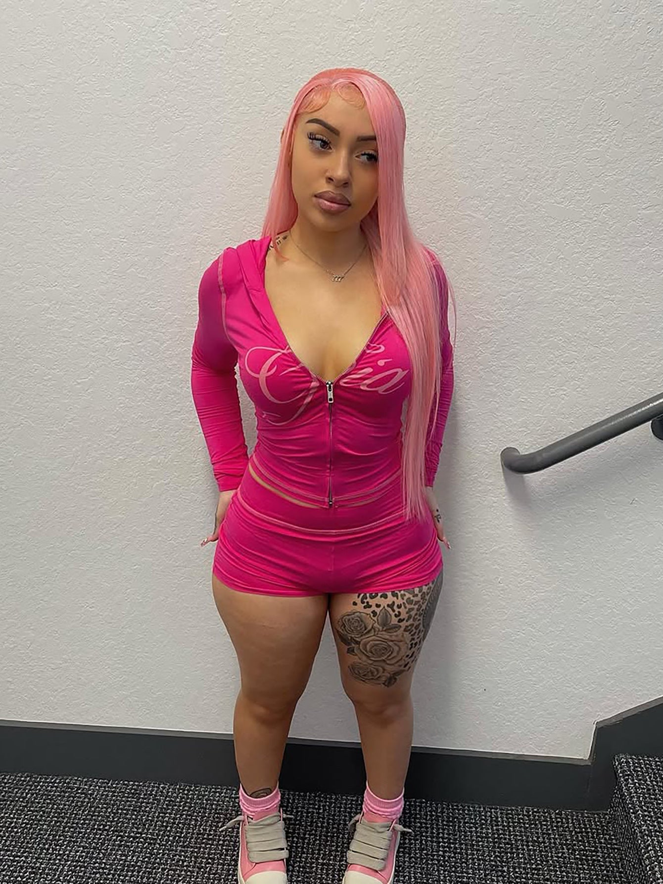 Fashion retro print slim elastic hooded sports style long sleeve top shorts women Two Piece Set 7