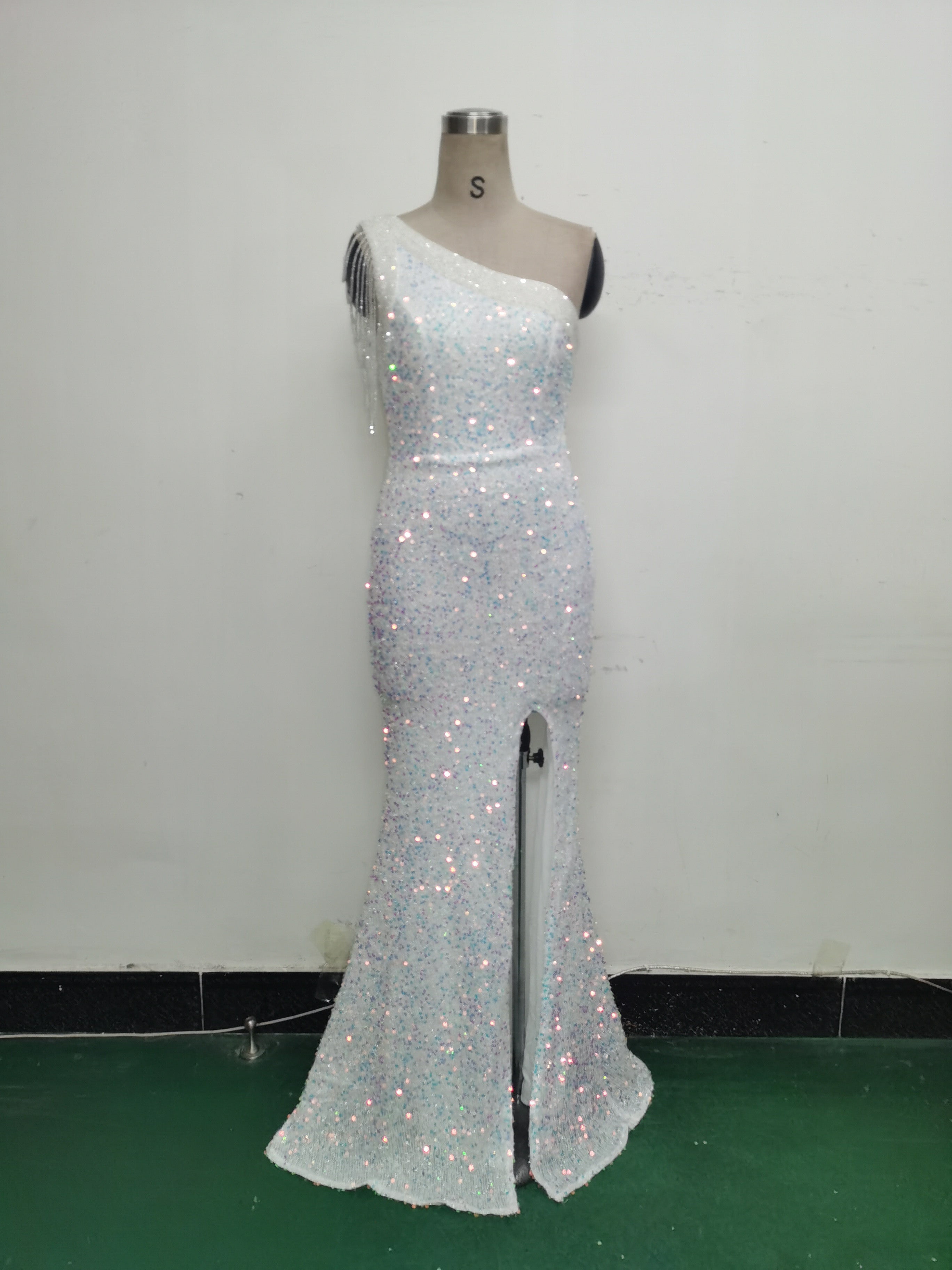 One-Shoulder Sequined Fishtail Evening Dress for Formal Parties 18