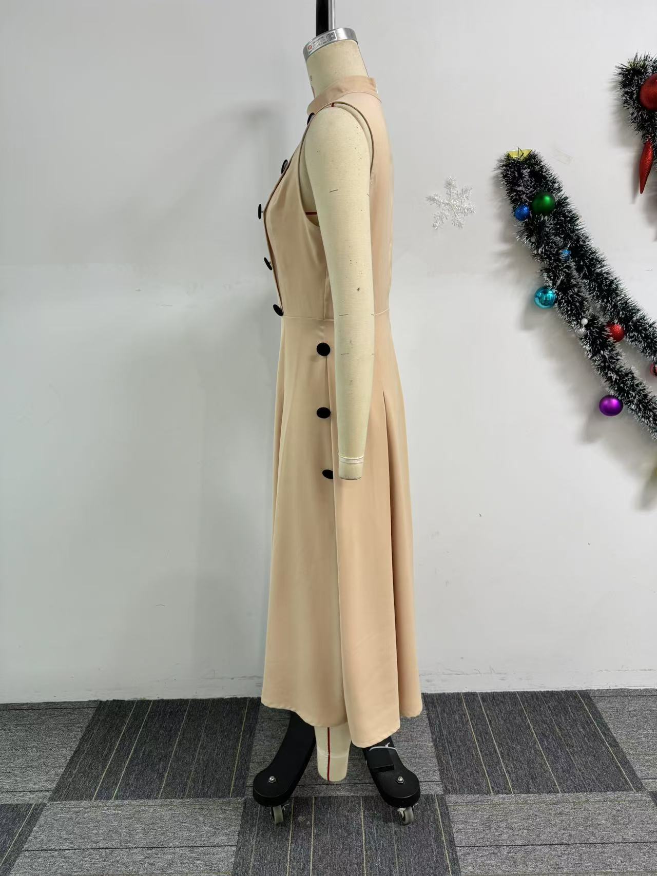 Women Elegant Stand Collar Sleeveless Button Dress 8