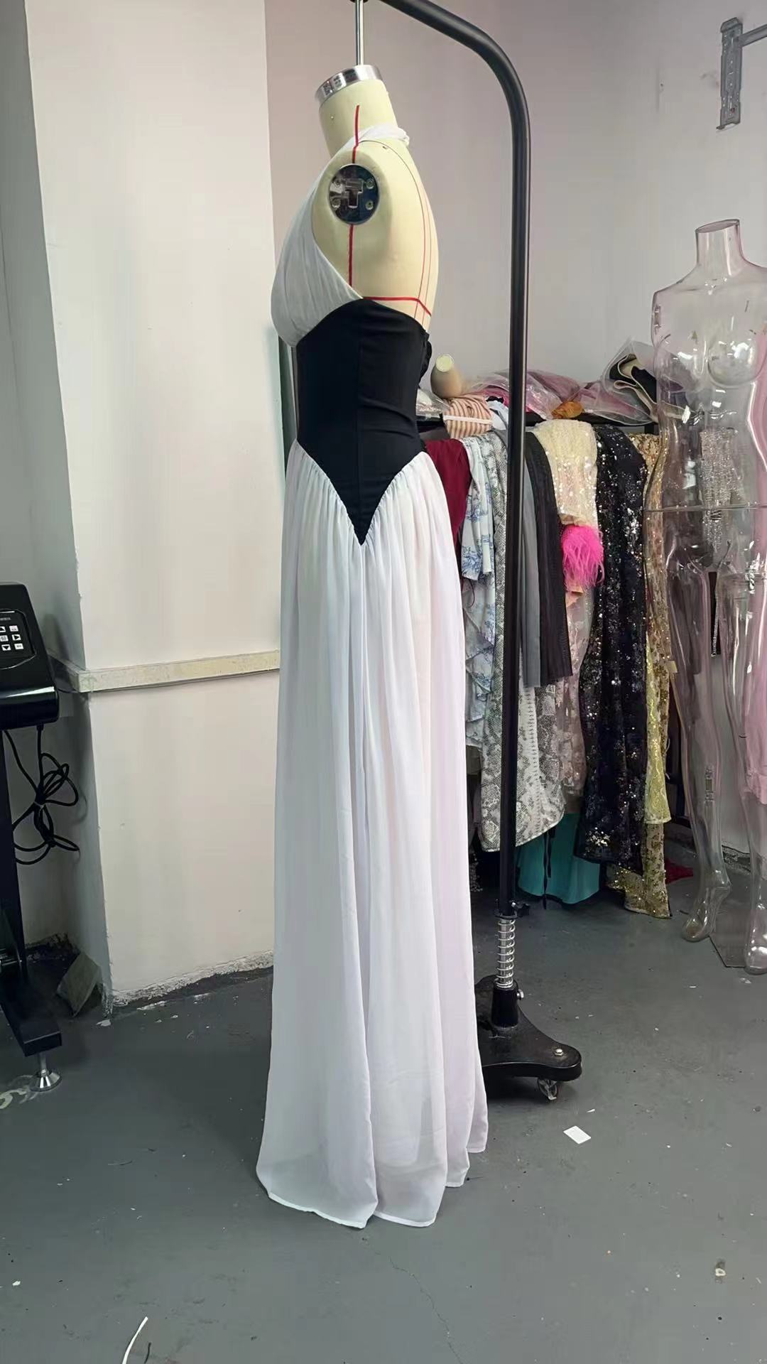 Contrast color sexy Holidays Casual Halter Neck deep v Low Back long dress 10