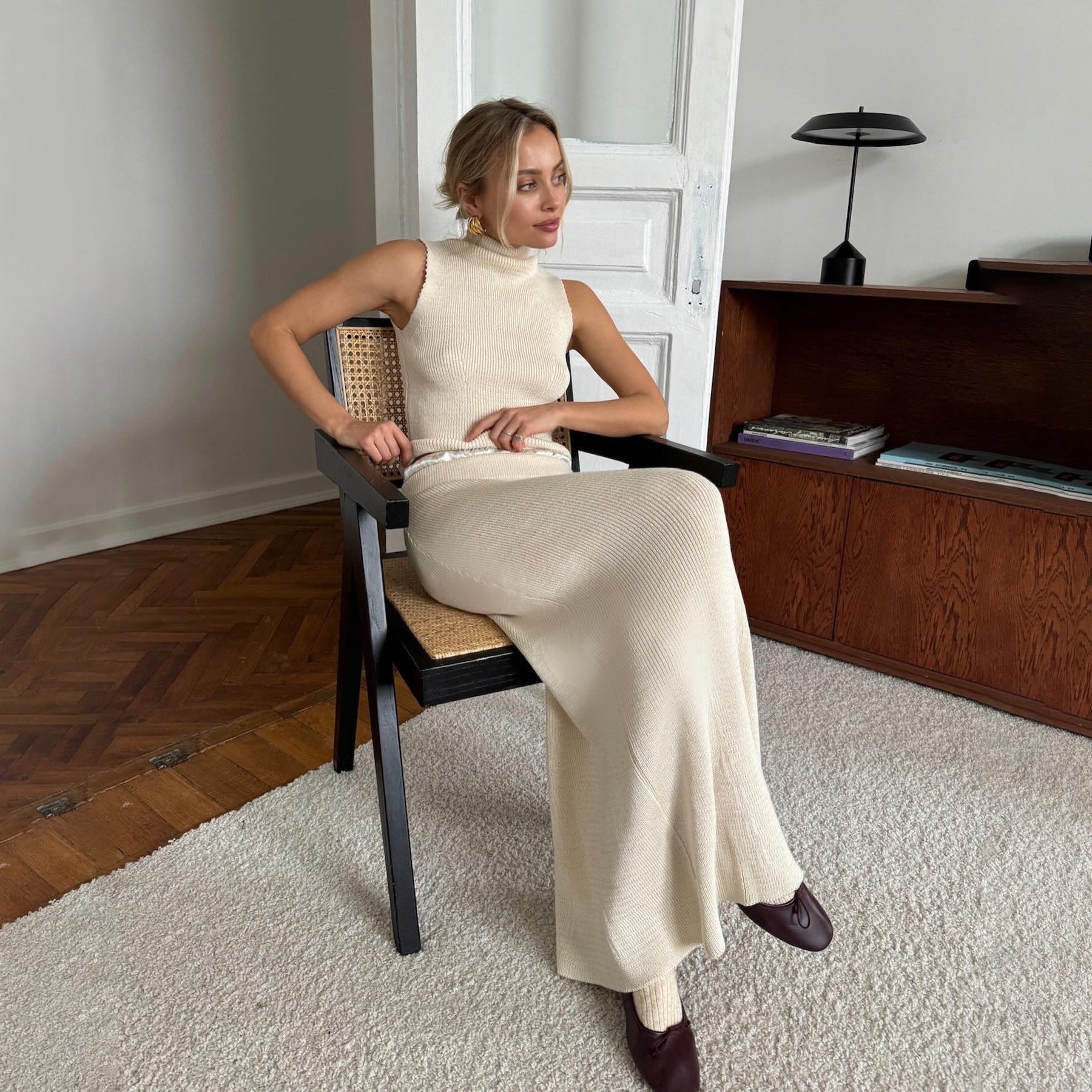 Women's Elegant Sleeveless High-Collar Knitting Vest & Bodycon Long Skirt Two Piece Set 4