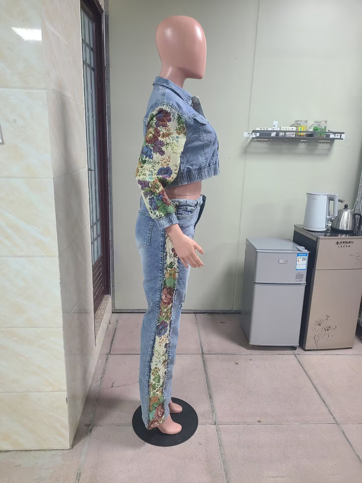 Women Fall Retro Patchwork Camouflage Print Top and Denim Pants Two Piece Set 9