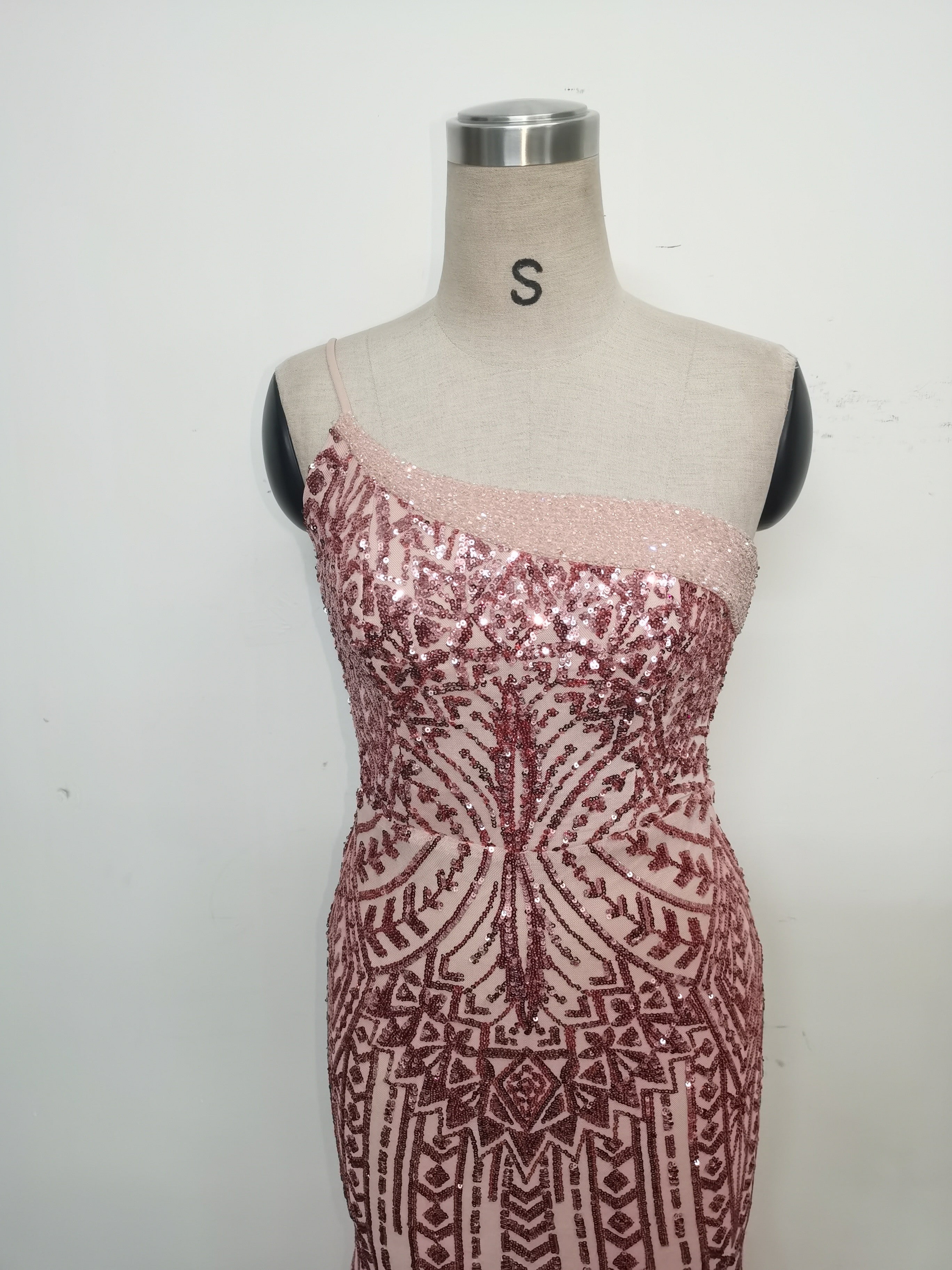 Sexy One Shoulder Sequins Mesh Patchwork Evening Dress 77