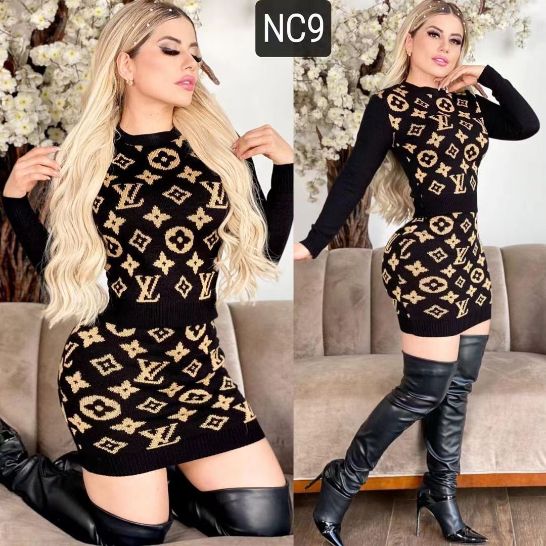 Women's Winter Round Neck Pullover Long Sleeve Sweater Short Skirt Two-Piece Set 8