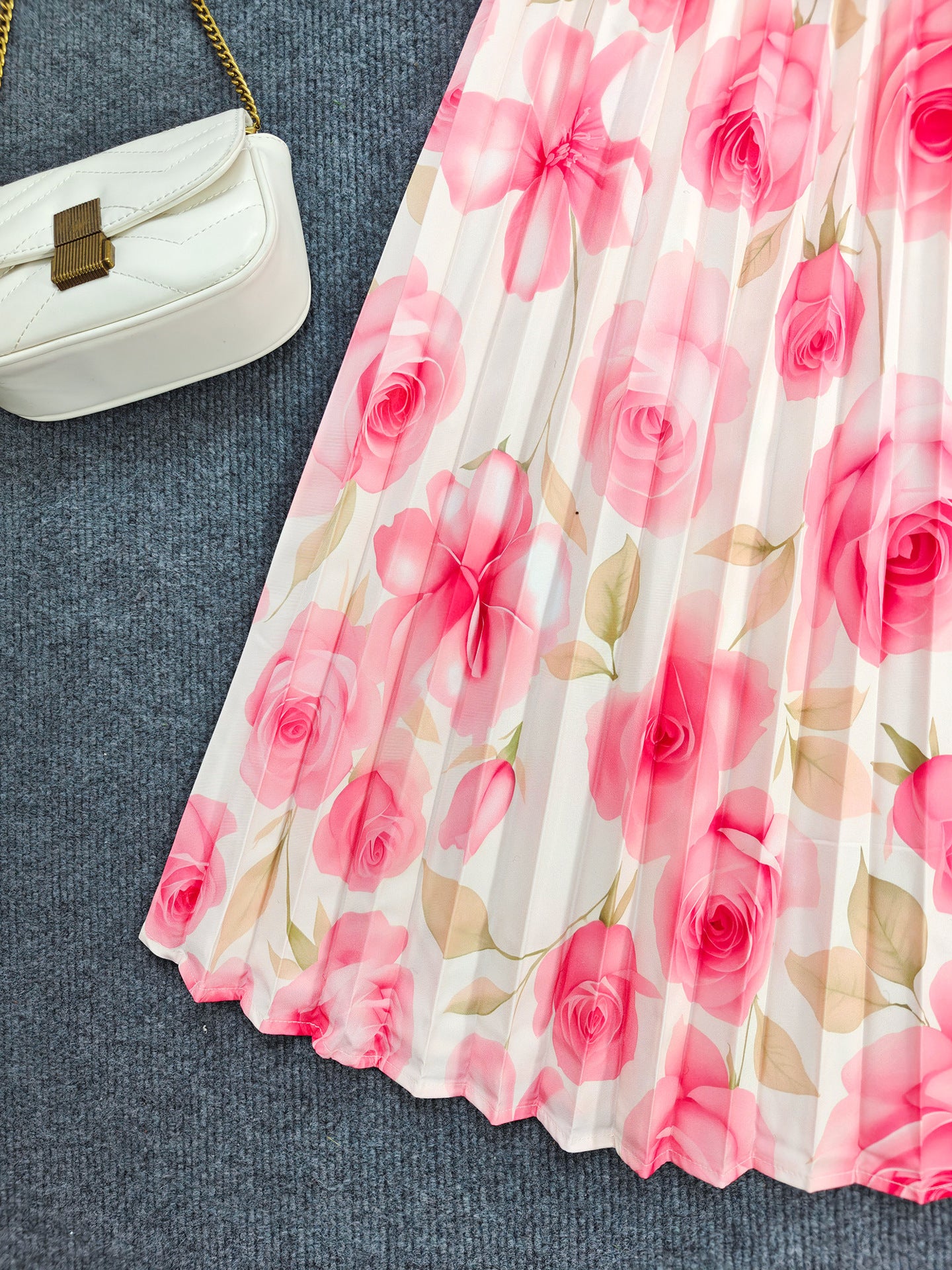 Women Elegant Holiday Print Long-Sleeved Pleated Dress 4