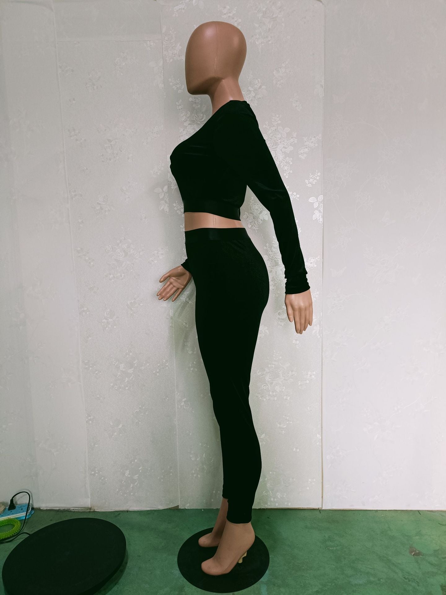 Women Sexy Veet Top and Pant Two-Piece Set 11