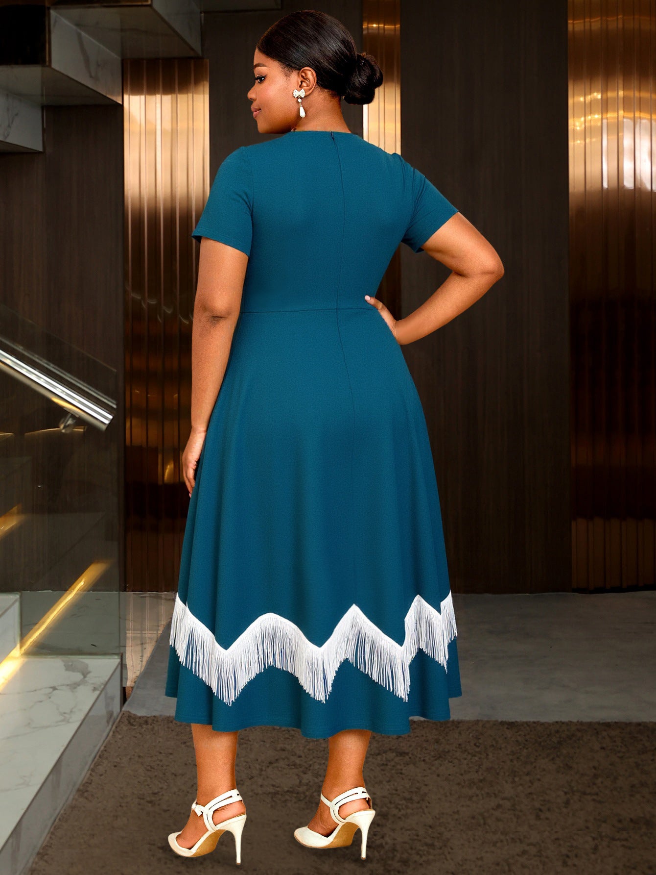 Plus-Size Women Elegant Blue Square-Neck Short-Sleeved Tassel Contrast Belt Party Dress 3