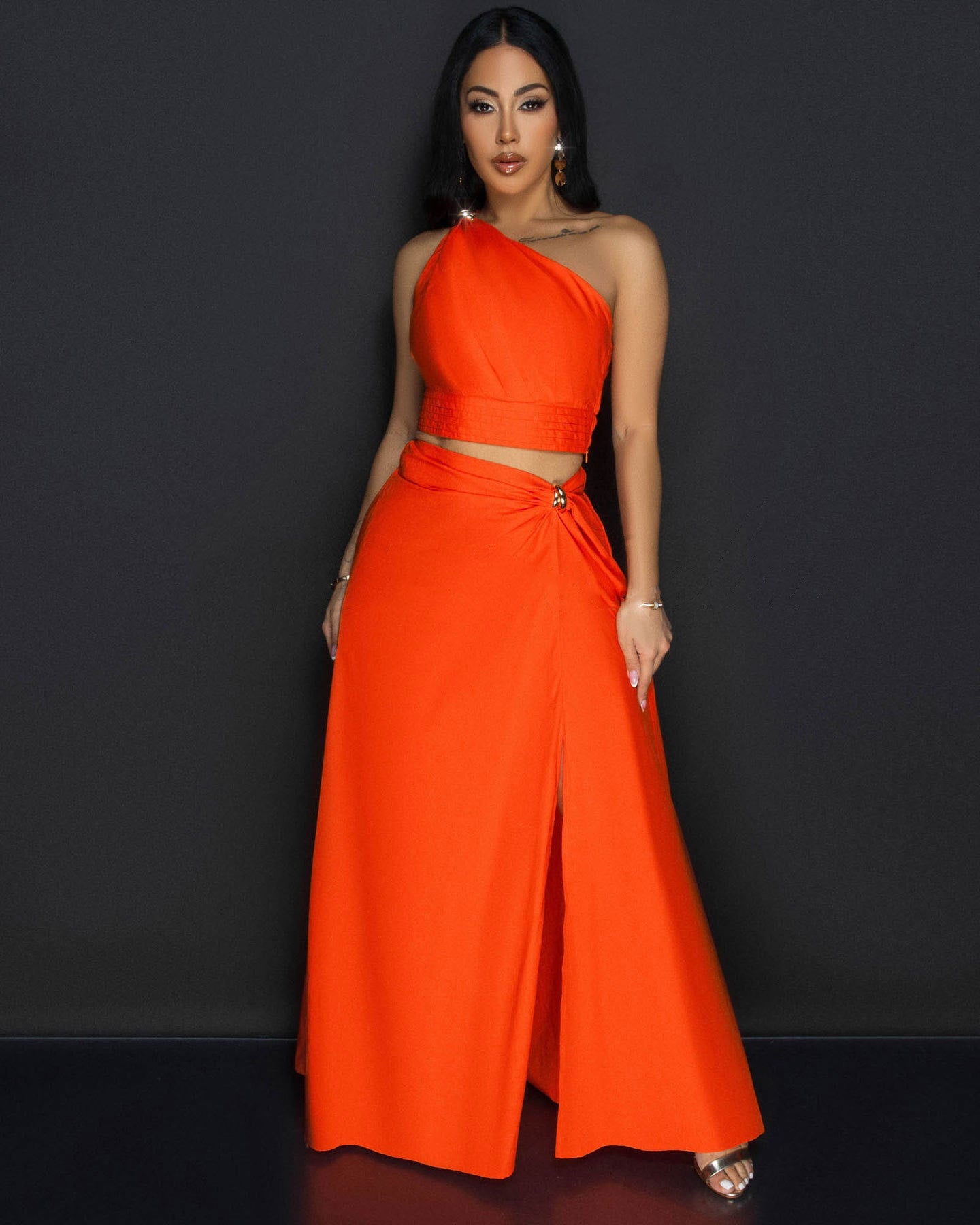 Women Slash Shoulder Slit Sleeveless Top and Skirt Two-piece Set