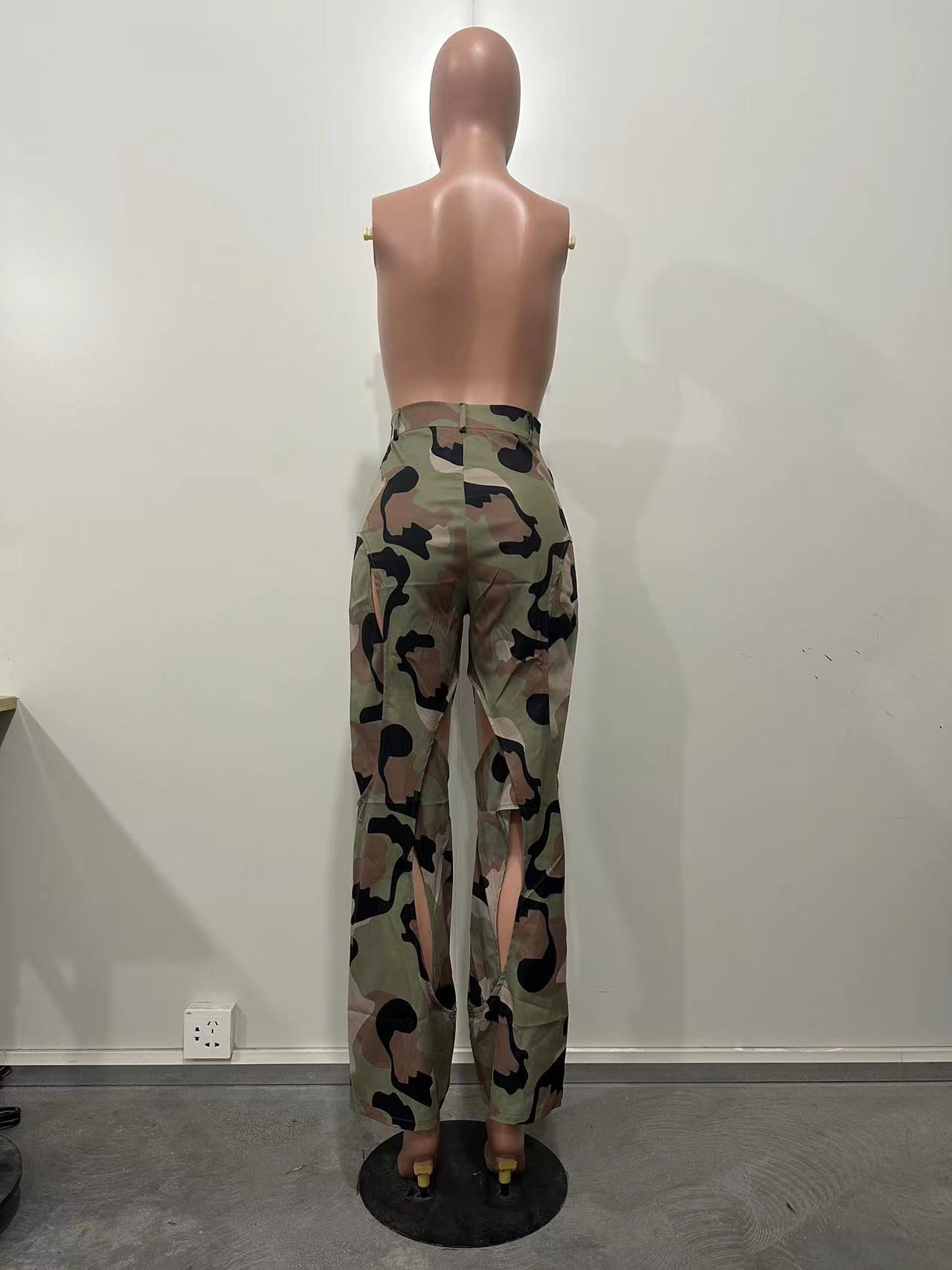 Women Printed Ripped Crossover Cargo Straight Leg Pants 14