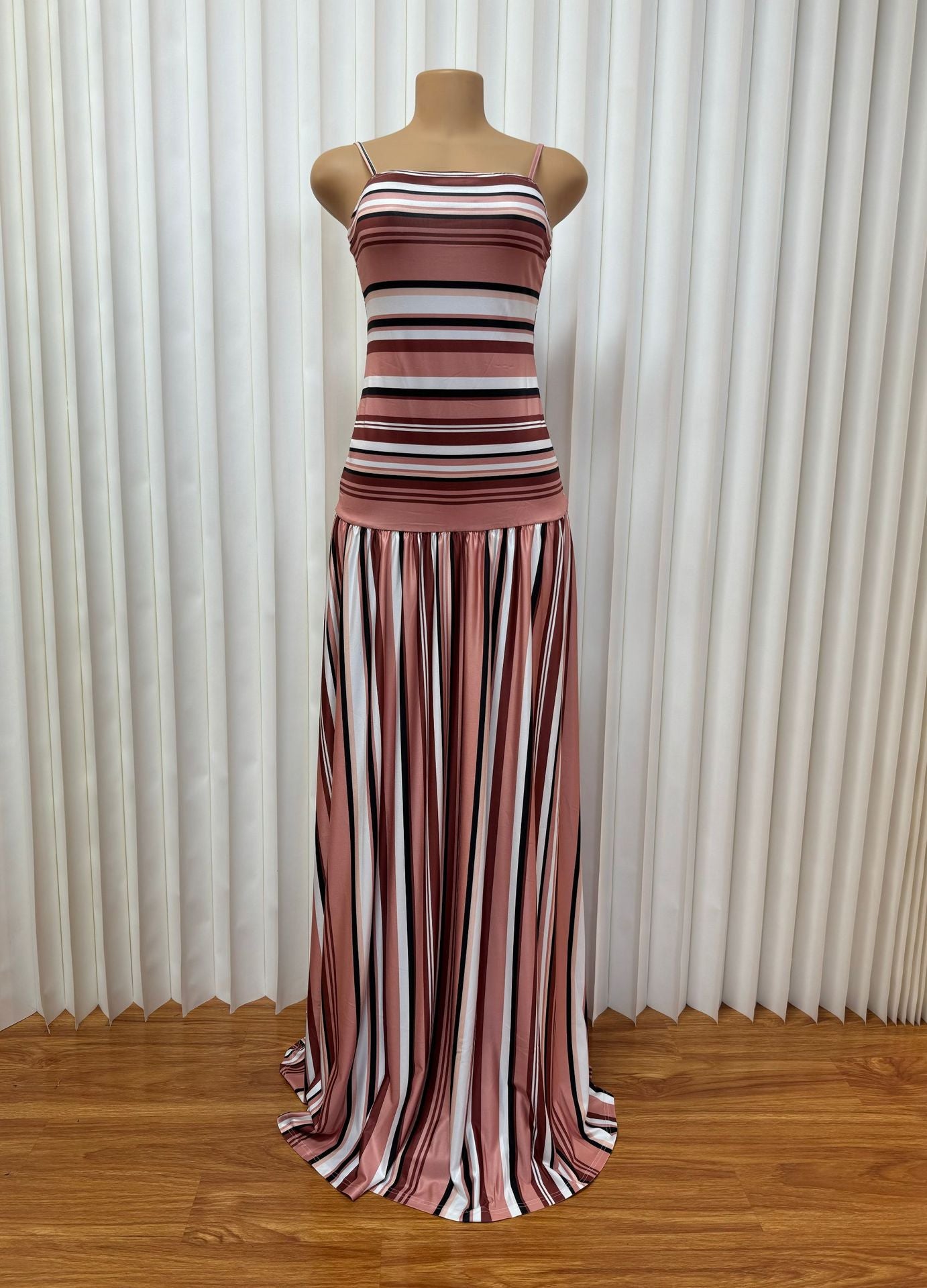 Chic Casual Sexy Low-Back Strap Maxi Dress for Women 9