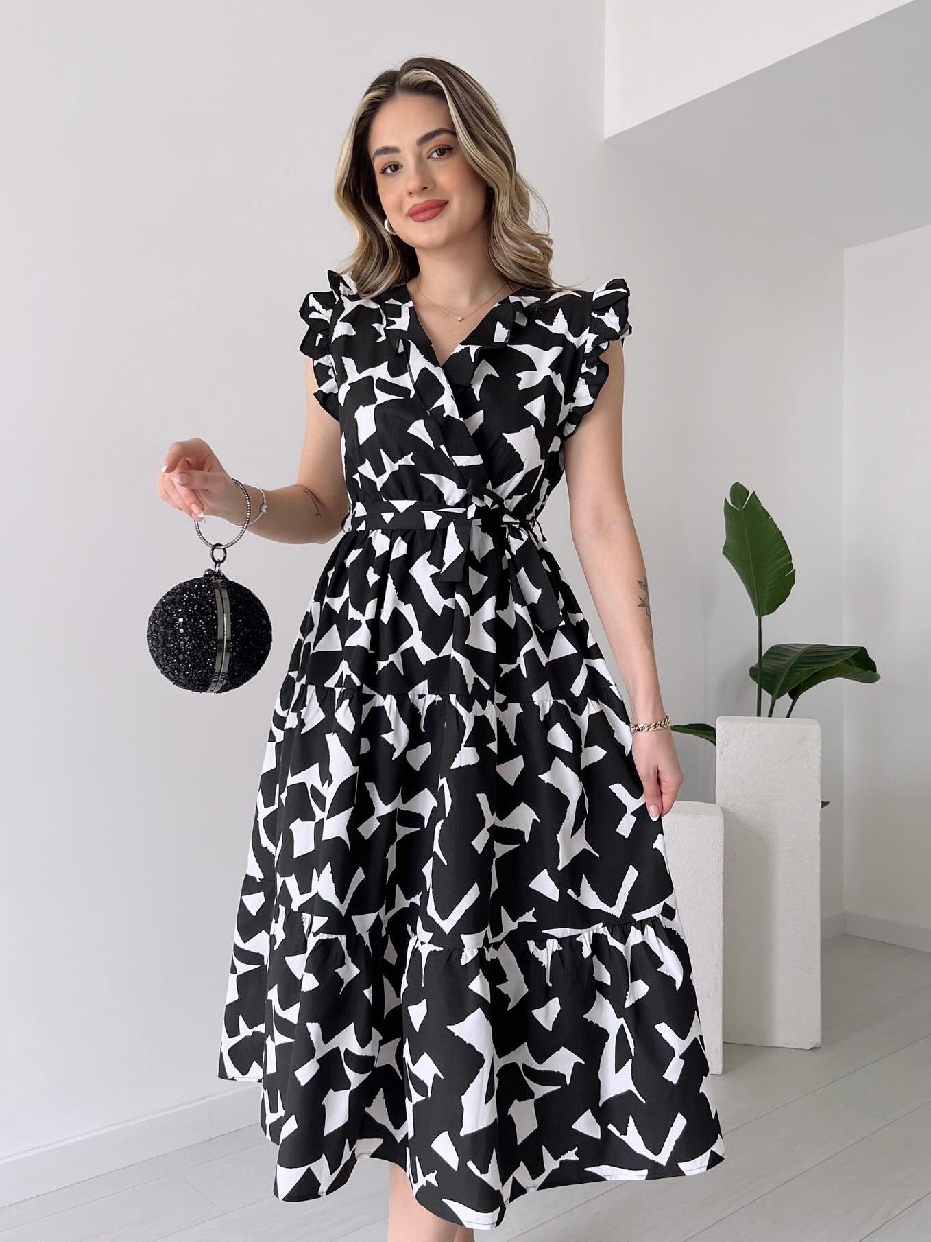Chic Elegant Dress V-Neck Slim Waist Belt Black And White Printed Mid-Length Dress