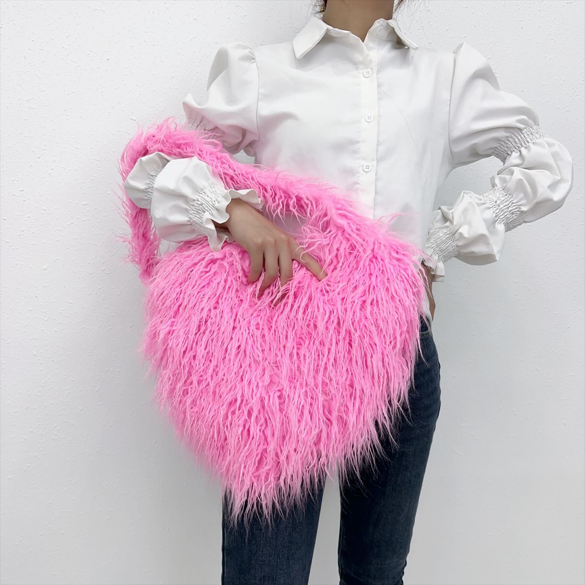 Style Trendy Heart Bag Women's Fur Bag Heart-Shaped Cute Crossbody Bag Shoulder Bag 25