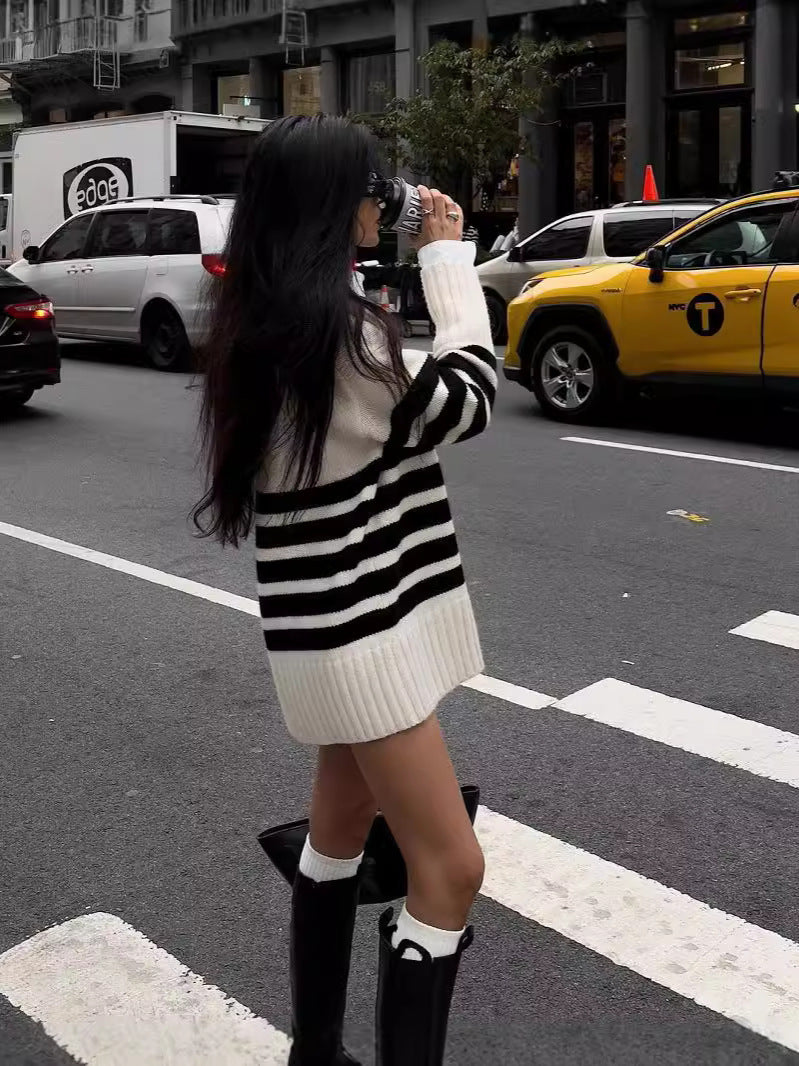 Women autumn and winter black and white striped high collar knitting sweater