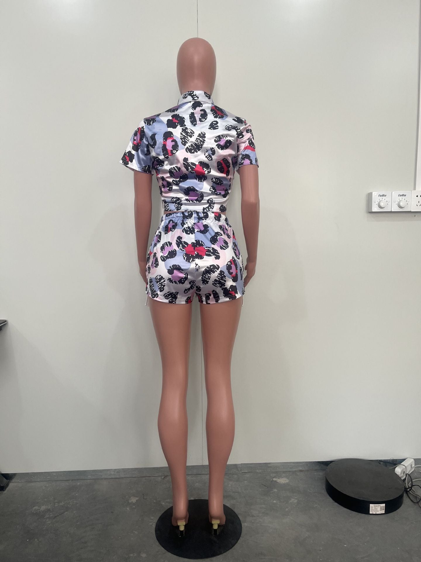 Women Printed Crop Top and Shorts Two-Piece Set 3