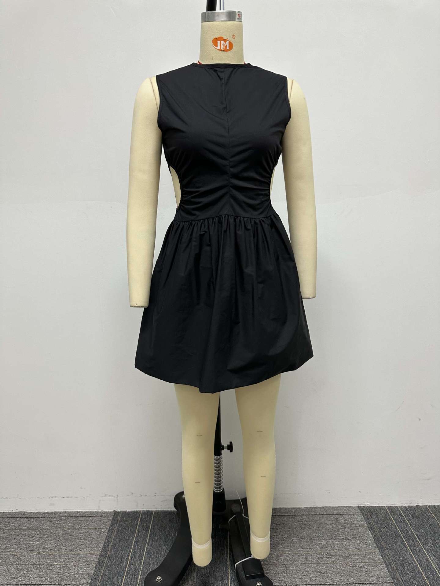 Casual Fashion Solid Color Slim Waist Cutout Puffy V-Neck Dress 7