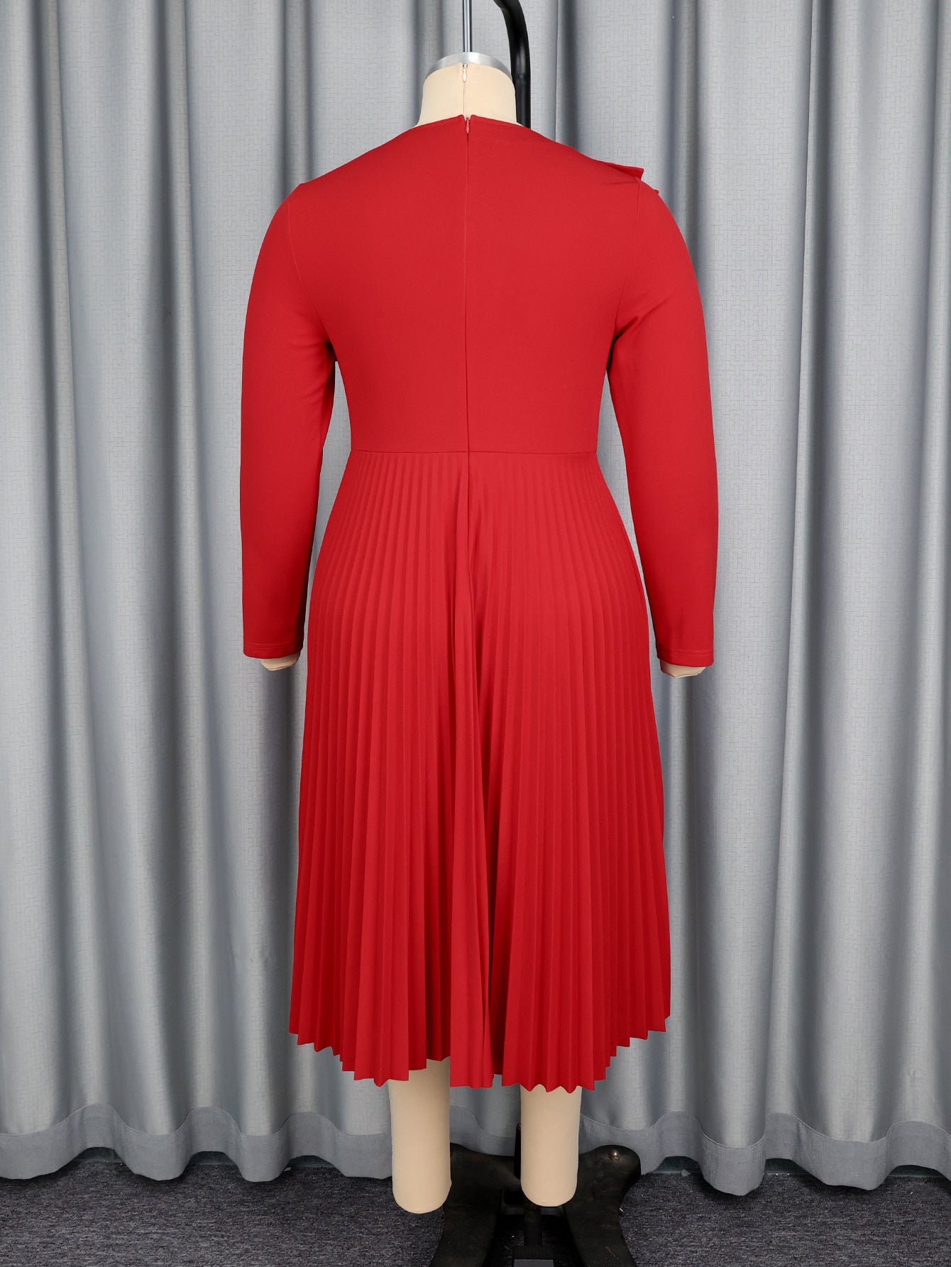 Plus-Size Women Wedding Round Neck Ruffled Long-Sleeved Pleated Red Formal Party Dress 5