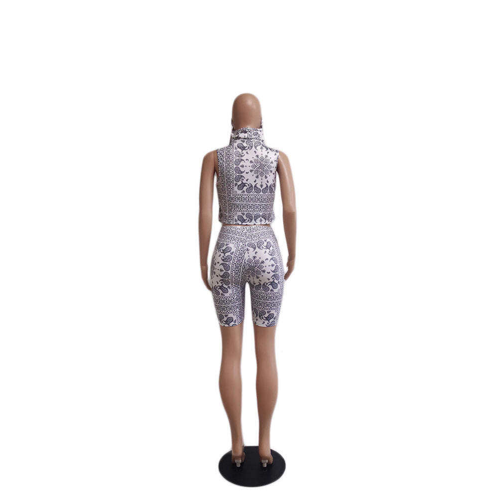 Women Printed Top and Printed Shorts Two-piece Set with Mask 4