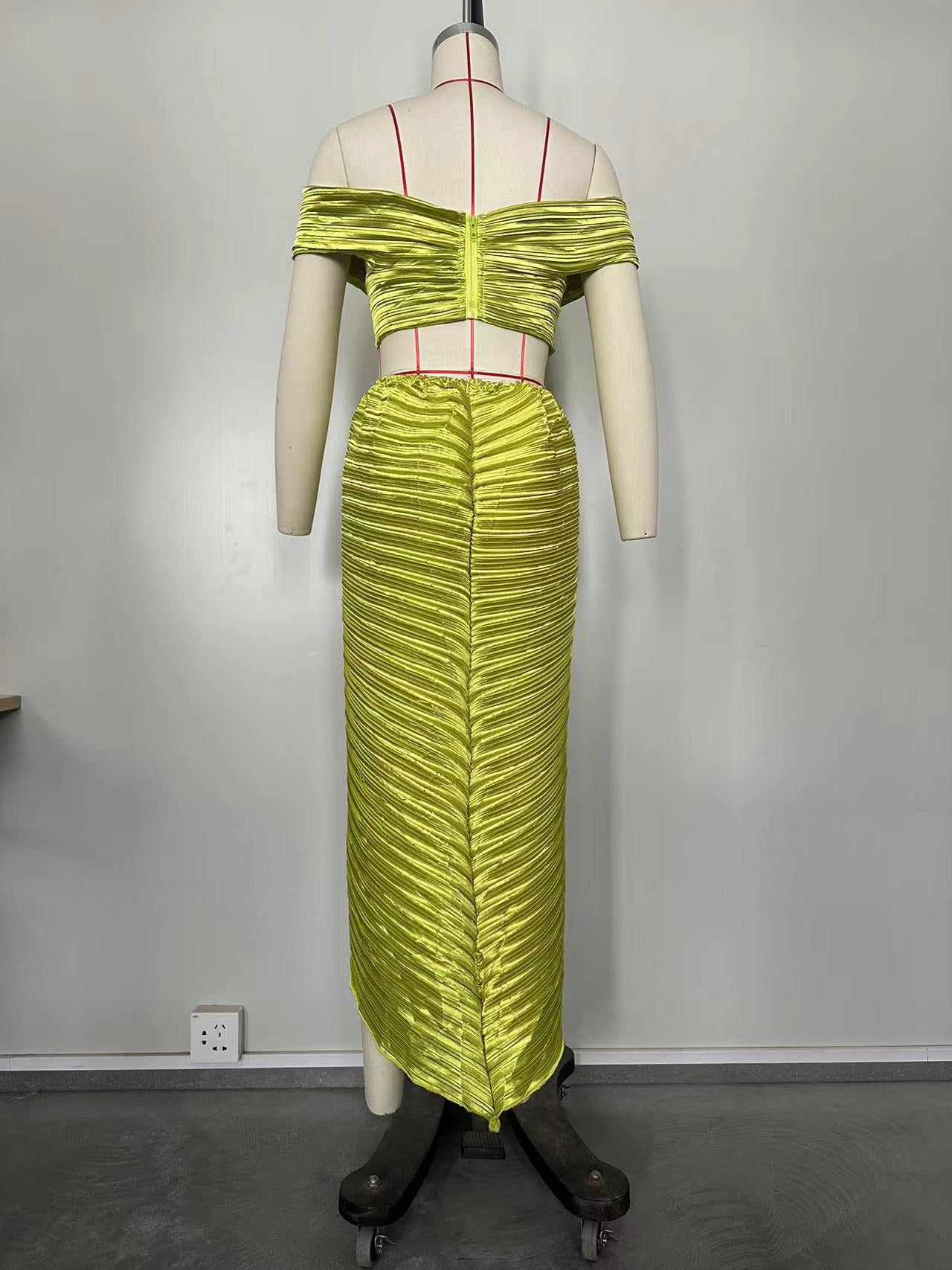 Women Solid Pleated Off Shoulder Top and Skirt Two-Piece Set 14