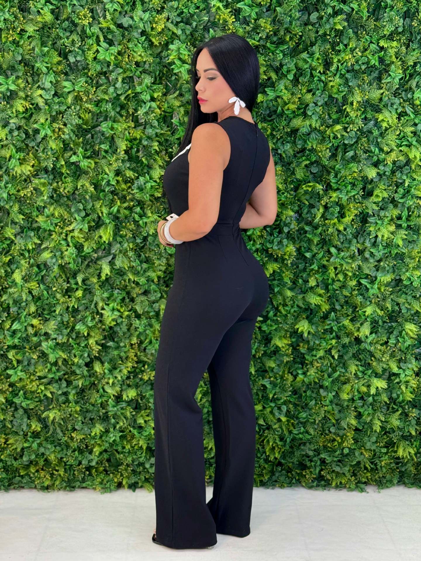 Women Elegant Style Line Sleeveless Wide-Leg Jumpsuit