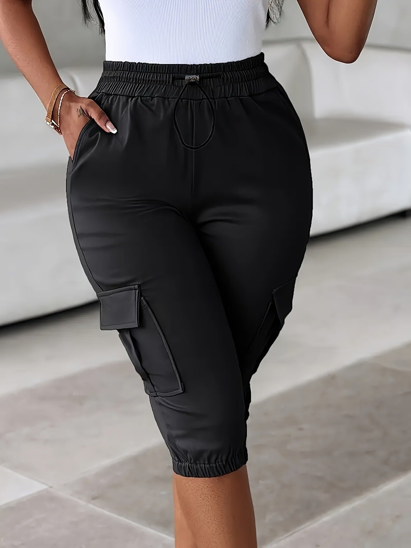 Women Summer Elastic Waist Casual Multi-Pocket Solid Capri Pants