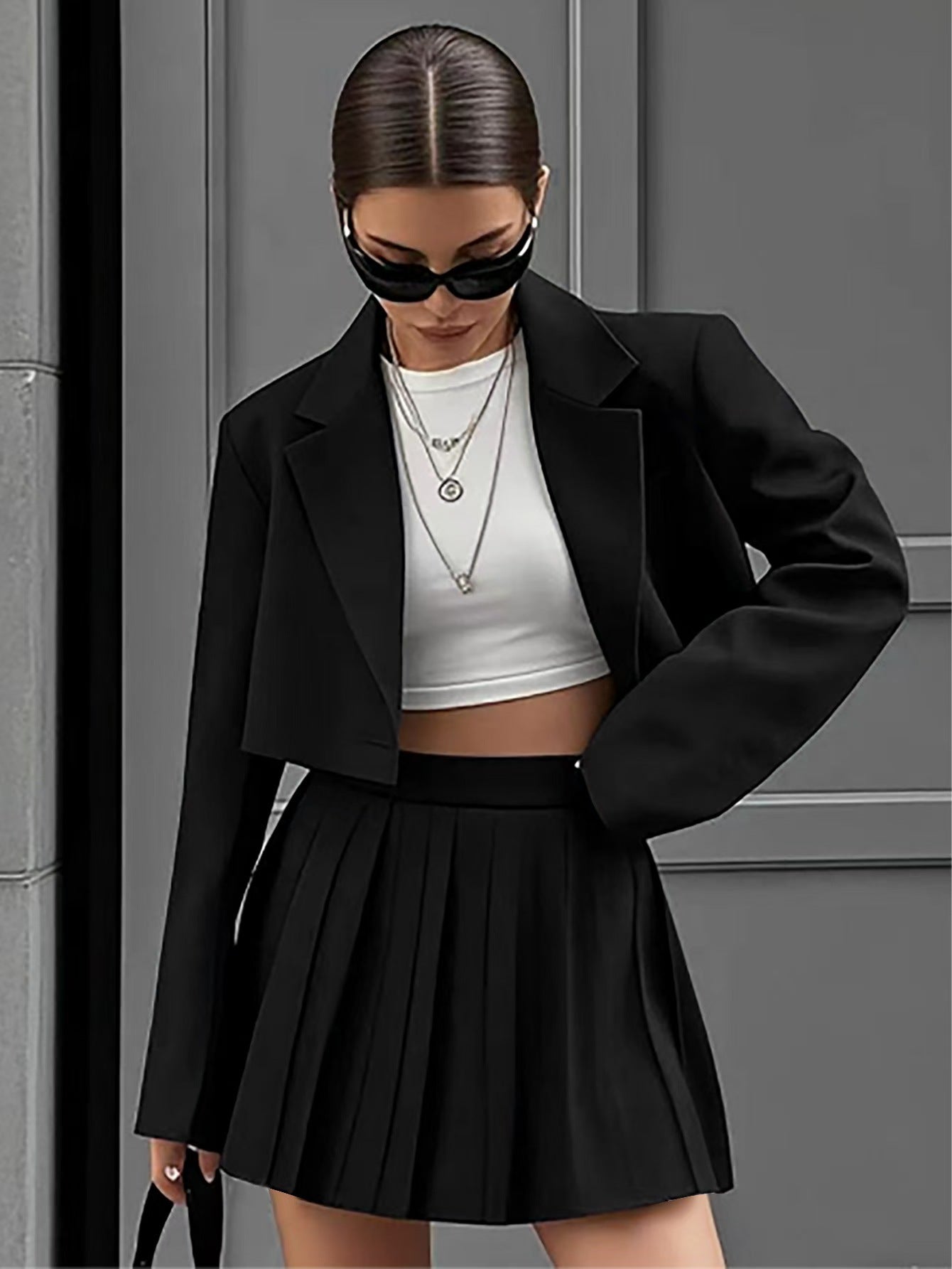 Spring and Summer Fashion Women's Short Blazer Pleated Skirt Set 3