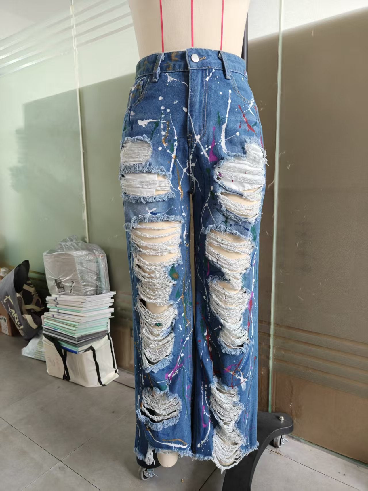 Summer Graffiti Print Ripped Straight-Leg Denim Pants 7