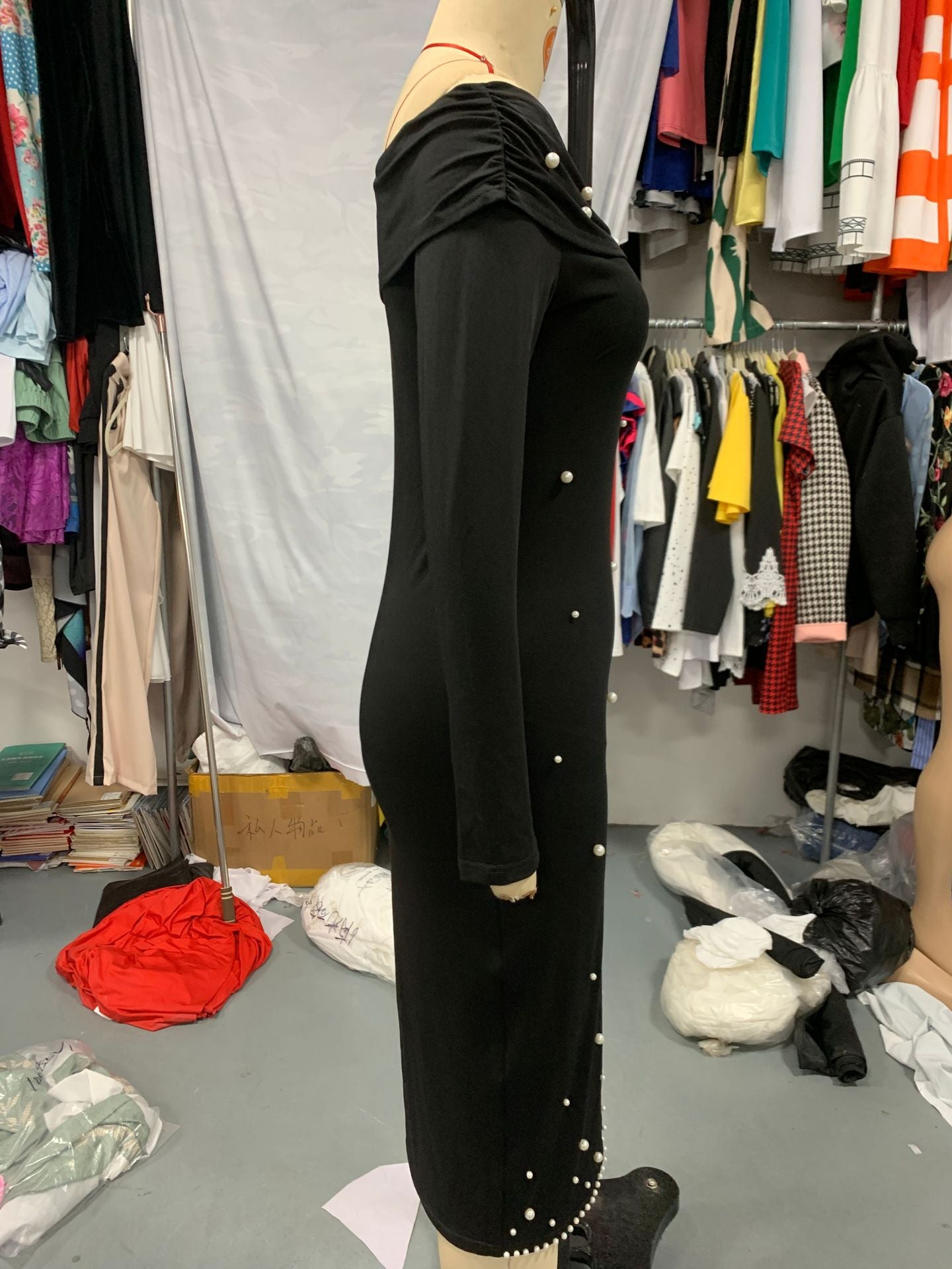 Fashionable And Elegant Off-Shoulder Solid Color Long Sleeve Beaded Bodycon Dress 10