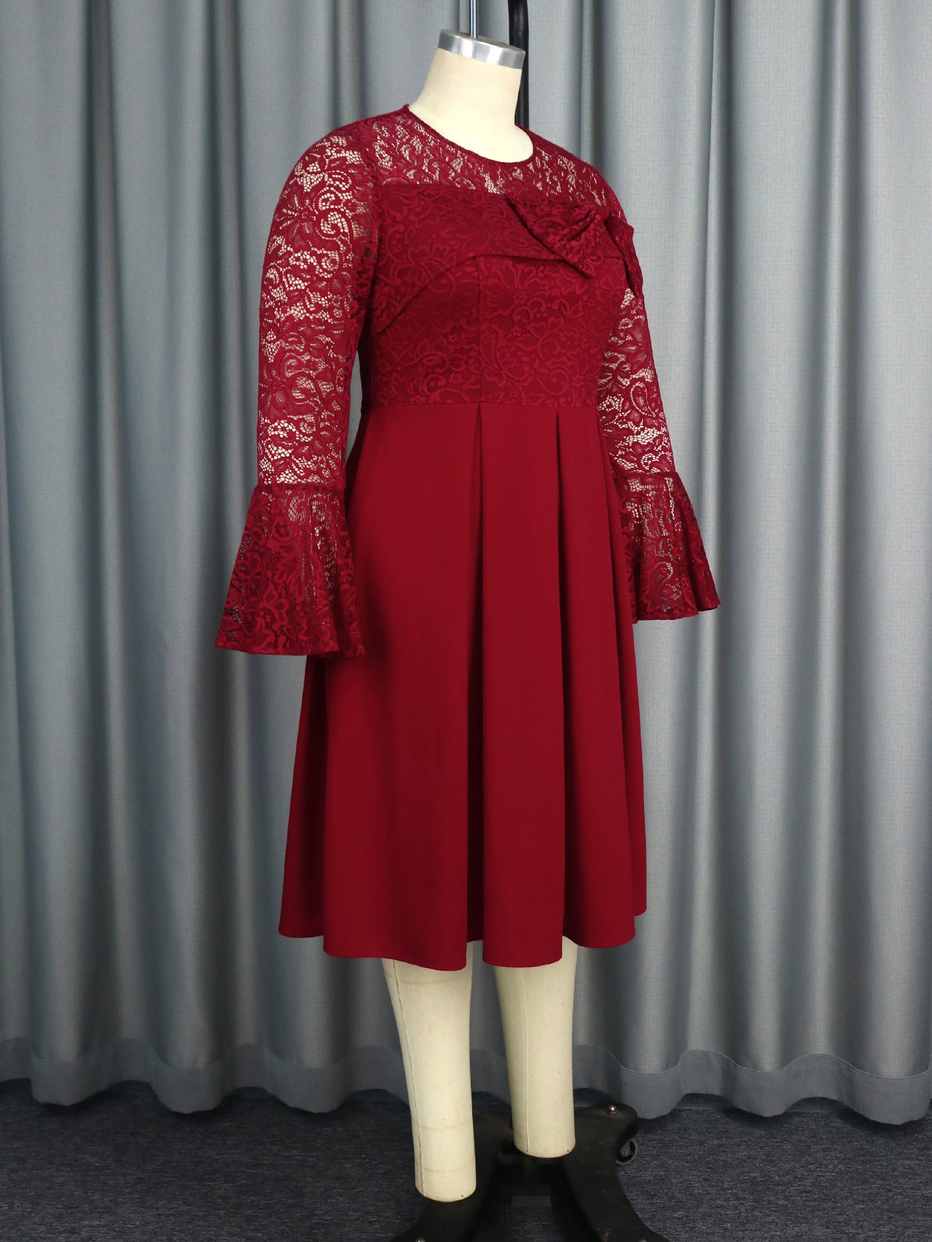 Lace Patchwork Bell Bottom Sleeve High Waist Plus Size Women's Party Dress 5