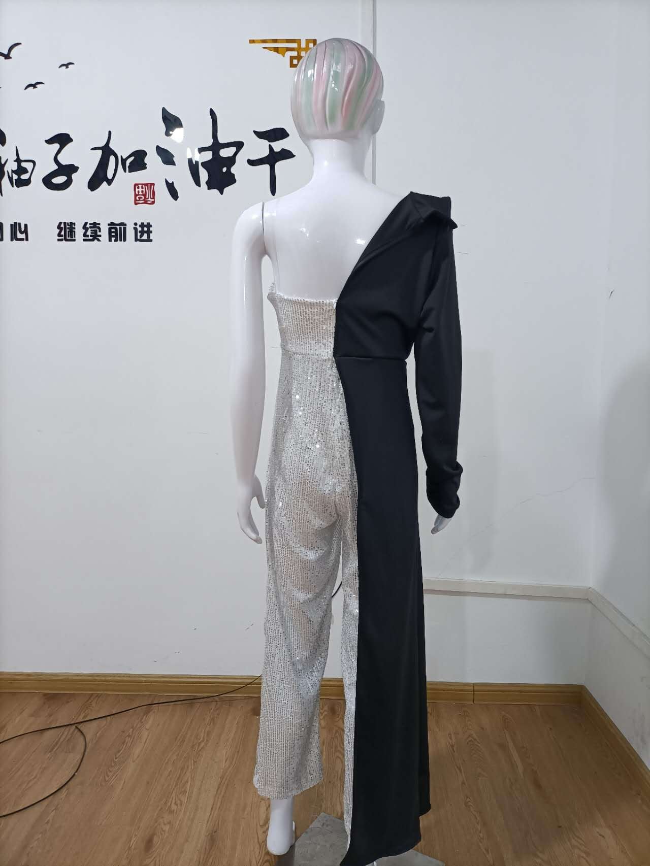 Women Silver Patchwork Sequined One Shoulder Jumpsuit 8